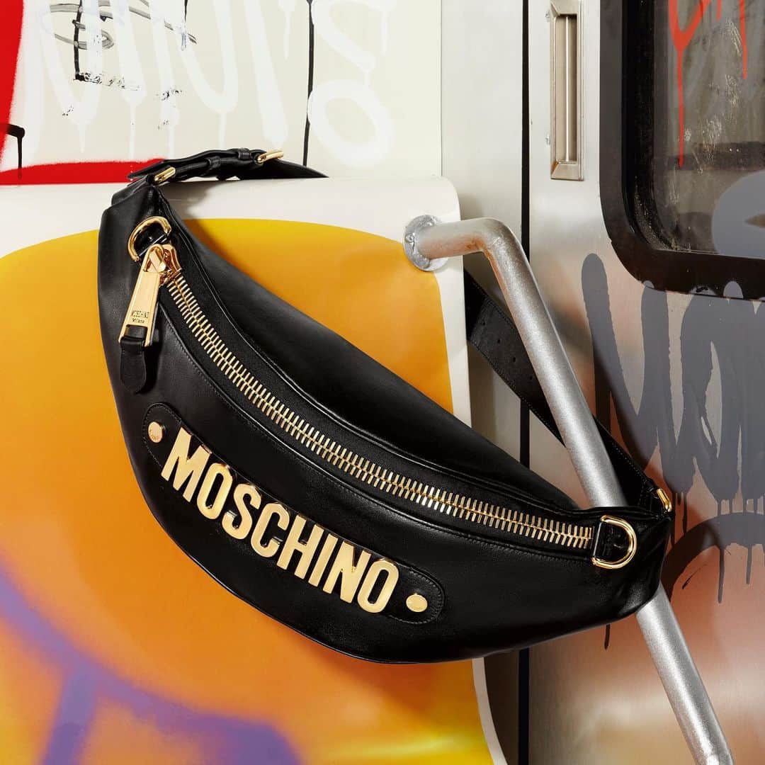Moschinoさんのインスタグラム写真 - (MoschinoInstagram)「Moschino new season bags on moschino.com #moschino @itsjeremyscott」7月13日 3時19分 - moschino