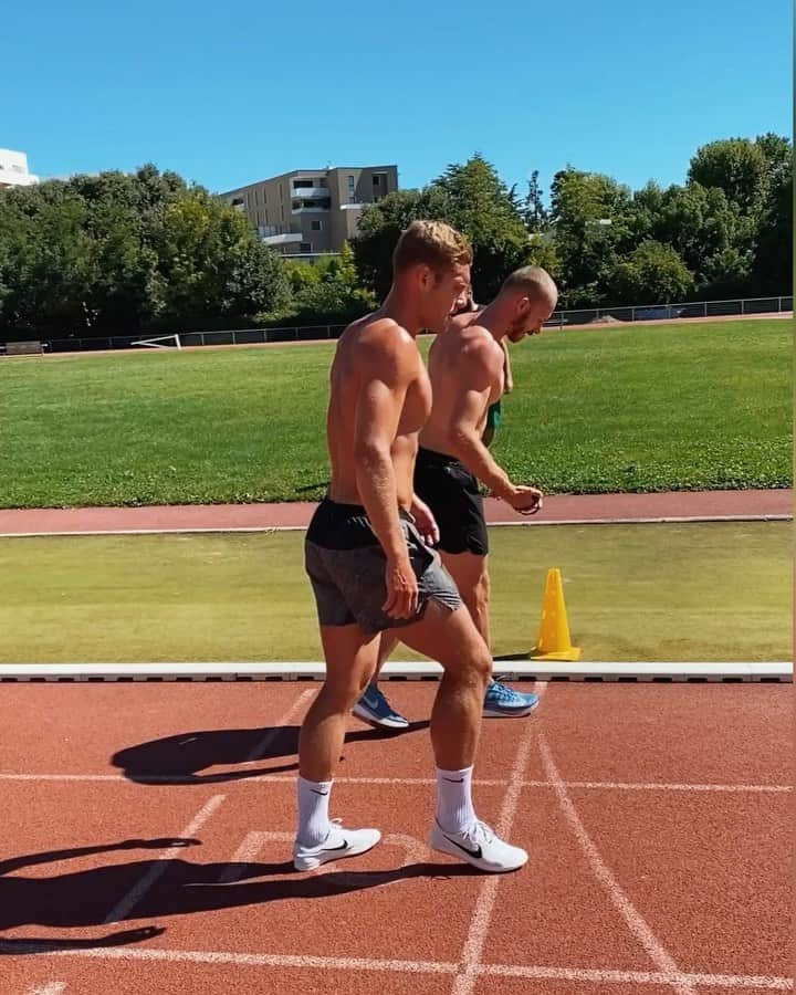 ケビン・マイヤーのインスタグラム：「Semaine qui se termine par un 9x600m 🥵 @nikerunning」