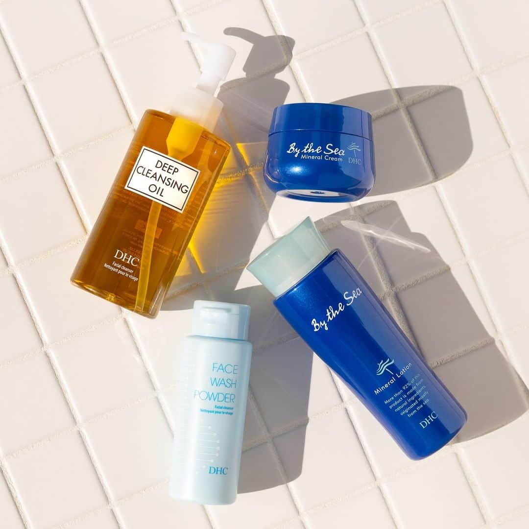 DHC Skincareさんのインスタグラム写真 - (DHC SkincareInstagram)「Bouncy, balanced, and brighter skin in just 4 steps:⁣ ⁣ ✨ Remove traces of sunscreen, makeup, and daily grime with Deep Cleansing Oil. The 100% organic olive-oil based formulation will cleanse your skin without clogging pores.⁣ ⁣ ☁️ Just add water to Face Wash Powder; the finely milled silica and protease enzyme gently exfoliate for a smoothing complexion.⁣ ⁣ 💦 Gently pat in By The Sea Mineral Lotion to add hydration back to your skin with 92% naturally-derived skin conditioning ingredients.⁣ ⁣ 🌊 Swipe the unique milky, jelly texture of By The Sea Mineral Cream to lock in all that goodness. ⁣ ⁣ Find your 4-step skincare ritual at DHCCare.com and get free shipping on your order when you purchase our NEW Sea Mineral Double Moisture duo ☝️⁣ ⁣ #DHCisJBueaty #SkincareRoutine #SkincareAddict #SkincareEssentials #AsianSkincare #JBeauty」7月13日 3時55分 - dhcskincare