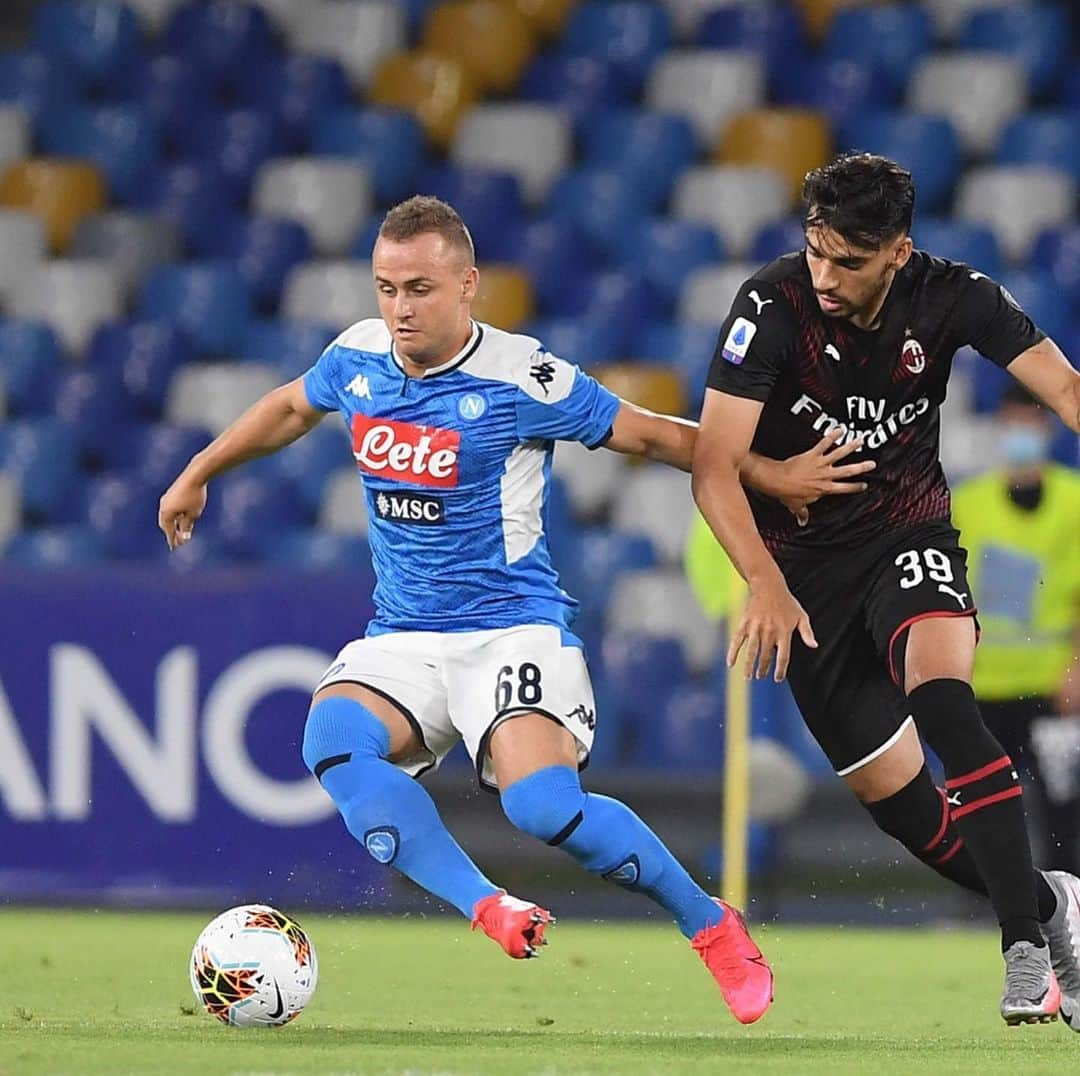 SSCナポリさんのインスタグラム写真 - (SSCナポリInstagram)「📸 Gli scatti del primo tempo ⚽ #NapoliMilan 1-1 🏆 #SerieATIM 💙 #ForzaNapoliSempre」7月13日 5時41分 - officialsscnapoli