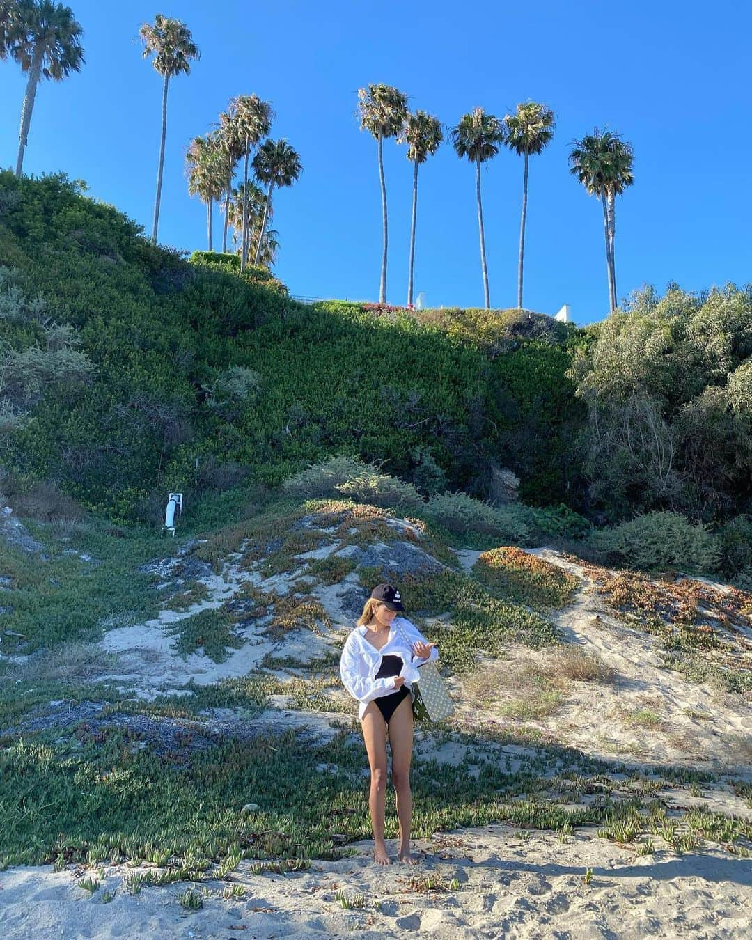 ローラさんのインスタグラム写真 - (ローラInstagram)「My friend took me and my dogs to the beach because I’m always working at home😳🐳✨ Thank you🌿」7月13日 6時00分 - rolaofficial