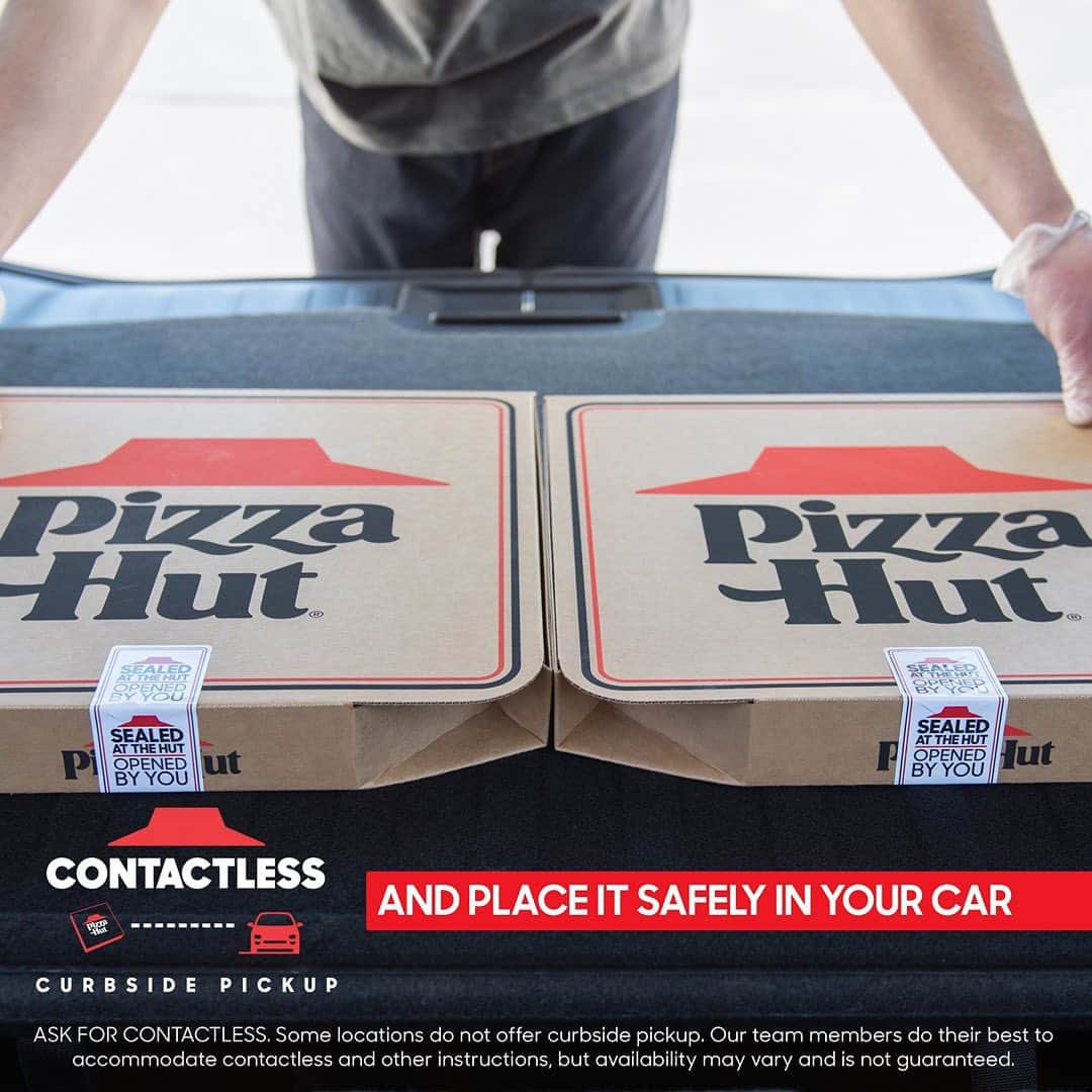 Pizza Hutさんのインスタグラム写真 - (Pizza HutInstagram)「Choose contactless curbside pickup for an easy way to get your pizza without ever leaving the safety of your car.」7月13日 6時00分 - pizzahut