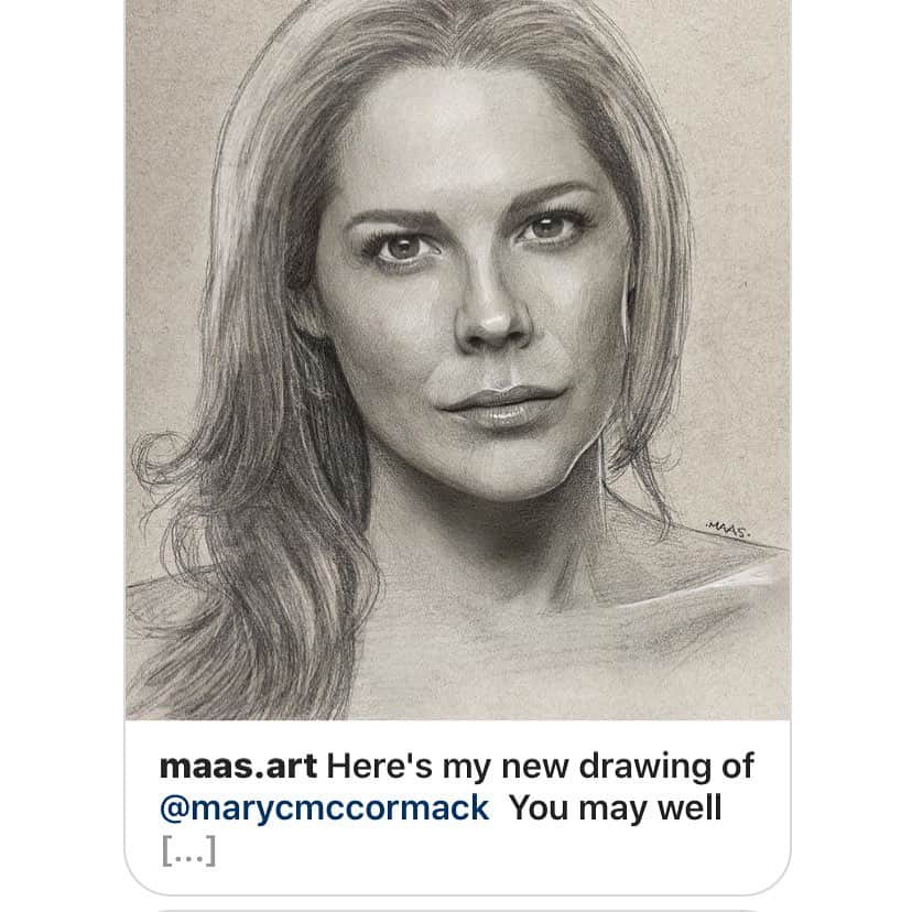 メアリー・マコーマックのインスタグラム：「I was so struck by this portrait by the super talented Justin Mass.  @maas.art  I own it now.! What a complete gift.  Thank you Justin.」