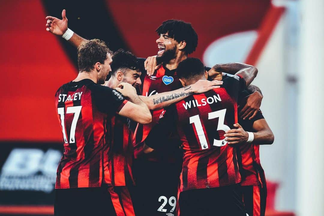 カラム・ウィルソンのインスタグラム：「1 cup final down, 3 to go!! Great character tonight.. congrats @solanke 🙌🏽🍒」