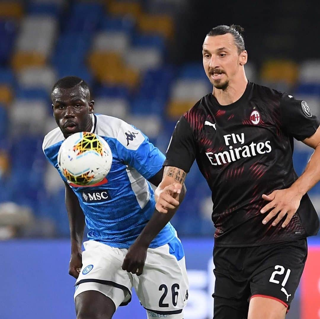 カリドゥ・クリバリさんのインスタグラム写真 - (カリドゥ・クリバリInstagram)「#NapoliMilan 2-2 #SerieA ⚽️ #KK #blacklivesmatter 💪🏿 #ForzaNapoliSempre 💙」7月13日 7時45分 - kkoulibaly26