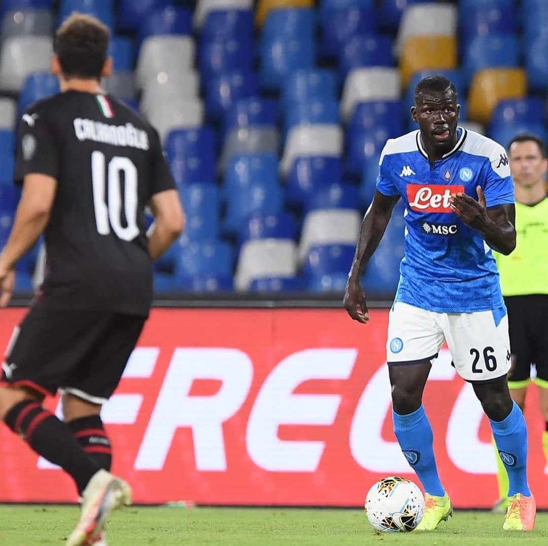 カリドゥ・クリバリさんのインスタグラム写真 - (カリドゥ・クリバリInstagram)「#NapoliMilan 2-2 #SerieA ⚽️ #KK #blacklivesmatter 💪🏿 #ForzaNapoliSempre 💙」7月13日 7時45分 - kkoulibaly26