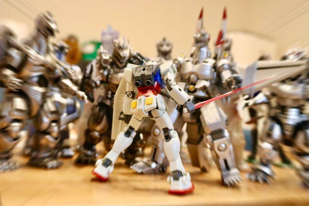ぎわちん。さんのインスタグラム写真 - (ぎわちん。Instagram)「Machagodzilla vs Gundam #メカゴジラ #ガンダム #mechagodzilla #gundam #ゴジラ #godzilla #レディープレイヤー1  #readyplayerone」7月13日 18時46分 - giwa_chin