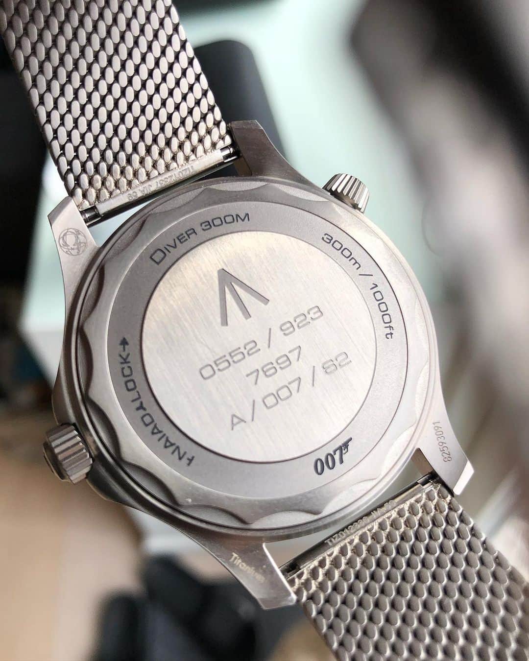 Daily Watchさんのインスタグラム写真 - (Daily WatchInstagram)「The Bond Watch for the 2020 James Bond movie “No Time To Die”. Made in titanium 💣 Are you going to watch the movie? #Bond25 #Omega007」7月13日 17時21分 - dailywatch