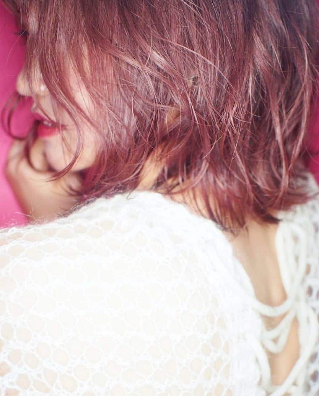 Switch HAIRのインスタグラム：「. #kumaxGIRLS #福岡のスイッチで髪切る女の子  . . Hair cut-color-styling / Make up / @kanami0918  Photo / @tatsuya_kumamoto  Guest / SHIORI (switch guest 4th year) . #kumaxSHIORIw #クマナリ #photobykumamoto #switchhairfukuoka #switchhair﻿ #福岡美容室 #天神美容室 #大名美容室」