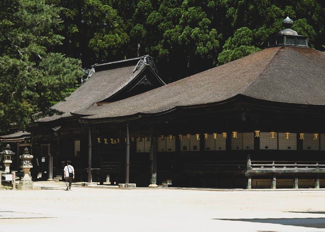 Visit Wakayamaさんのインスタグラム写真 - (Visit WakayamaInstagram)「.⠀ Hoping the start to your week is as peaceful as these temple grounds. ⠀ #Koya #Miedo ⠀ 📸: @jun__pht」7月13日 18時00分 - visitwakayama