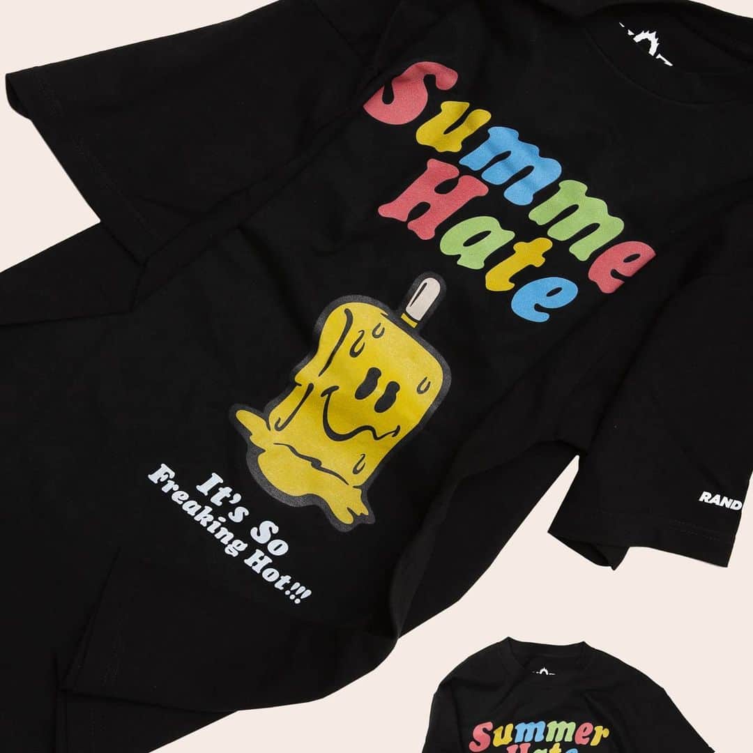 ジコさんのインスタグラム写真 - (ジコInstagram)「🍦 <Summer Hate T-Shirt Exclusive Sale> * Summer Hate T-Shirt * Color : White / Black Size : L / XL Price :39,000 ￦ - [판매 일시] 2020. 07. 13 (MON.) 6PM ~ 07. 27 (MON.) 6PM  [구매처] 인터파크 : http://inpk.kr/summerhate Overseas : http://www.globalinterpark.com/event/multi/0032/1 ⠀ [주의 사항] - 본 상품은 7월 28일부터 순차 배송 예정입니다. - 준비된 수량 조기 소진 시, 판매 종료될 수 있습니다. - 구매 관련 문의는 인터파크 고객센터로 연락 바랍니다.  #summerhate_tshirt #썸머헤이트티셔츠 @koz_entofficial」7月13日 18時01分 - woozico0914
