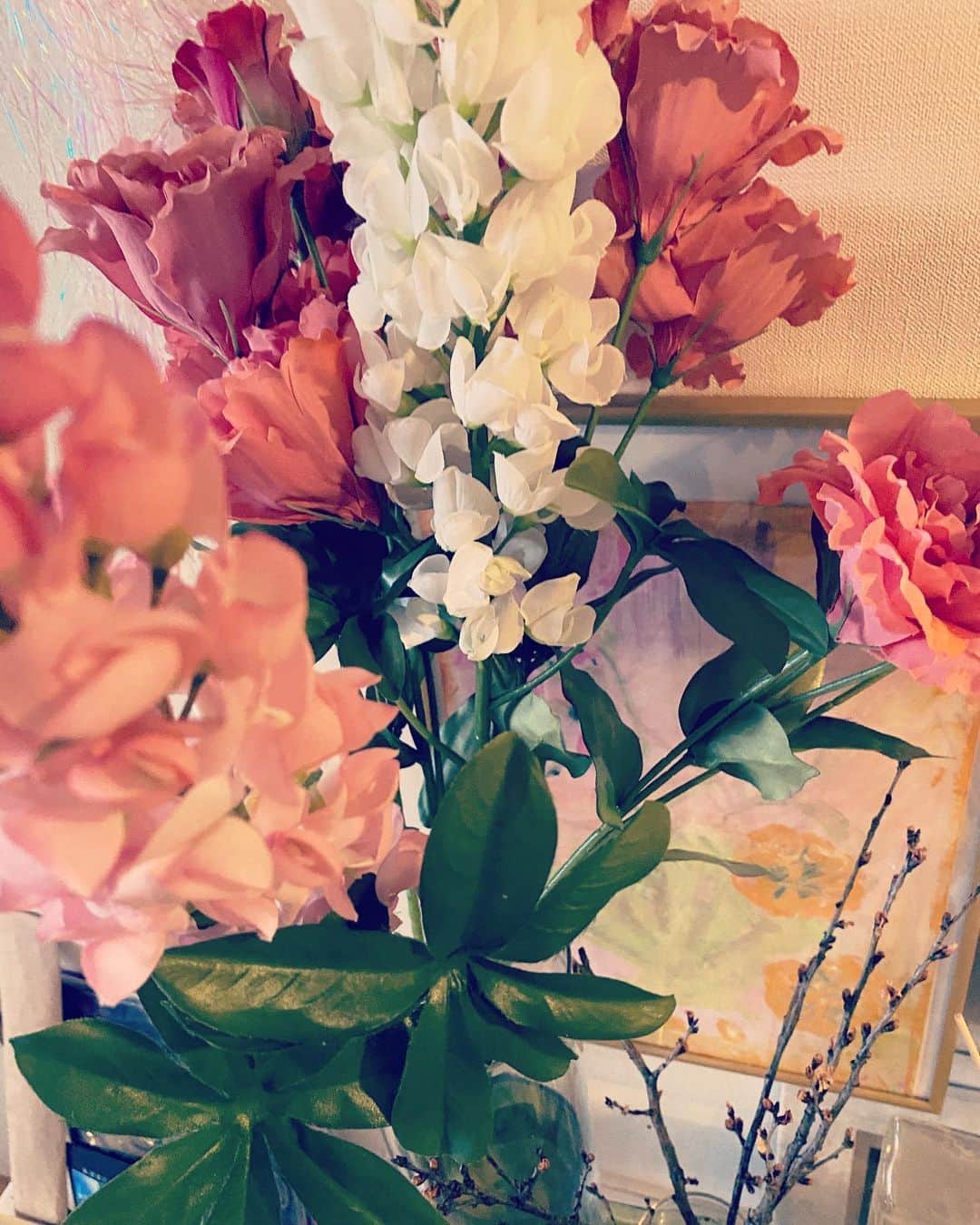 ミラクルひかるさんのインスタグラム写真 - (ミラクルひかるInstagram)「IKEAで買った造花凄くいい❣️ #造花アレンジ」7月13日 18時02分 - miracle_hikaru_official