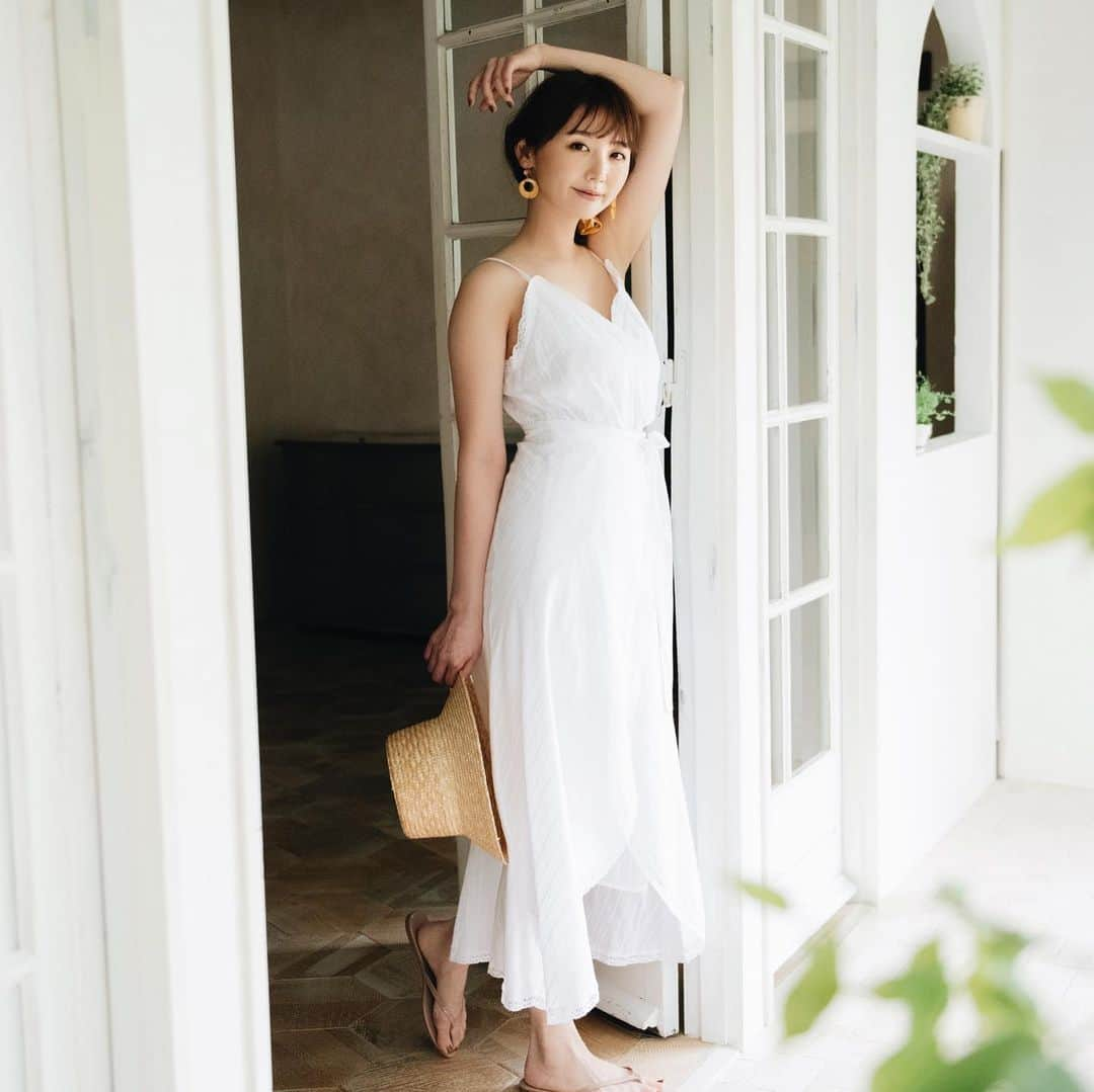 Valmuer表参道さんのインスタグラム写真 - (Valmuer表参道Instagram)「New Arrival 楽しくリラックススタイルの夏を過ごそう♡ こちらのセットアップはパンツスタイルにラップスカートを重ねて2wayお楽しみ頂ける商品です！  We just started our global account.  You may check it out @valmuer_global  Overseas  delivery contact: https://oversea-valmuer.com！ Or you can also contact the official  line account →valmuer  オンラインストア://online.valmuer.com  #valmuer#valmuerofficial #gardenbyvalmuer#ヴェルムーア #fashion#model#selectshop#omotesando #likes#repost#Tokyo#girl#東京#表参道 #セレクトショップ#ファッション#可愛い #大人服#おしゃれ#コーデ . We just started our global account.  You may check it out @valmuer_global  Overseas  delivery contact: https://oversea-valmuer.com！ Or you can also contact the official  line account →valmuer  オンラインストア://online.valmuer.com  #valmuer#valmuerofficial #gardenbyvalmuer#ヴェルムーア #fashion#model#selectshop#omotesando #likes#repost#Tokyo#girl#東京#表参道 #セレクトショップ#ファッション#可愛い #大人服#おしゃれ# #ワンピース」7月13日 18時19分 - valmuer_official