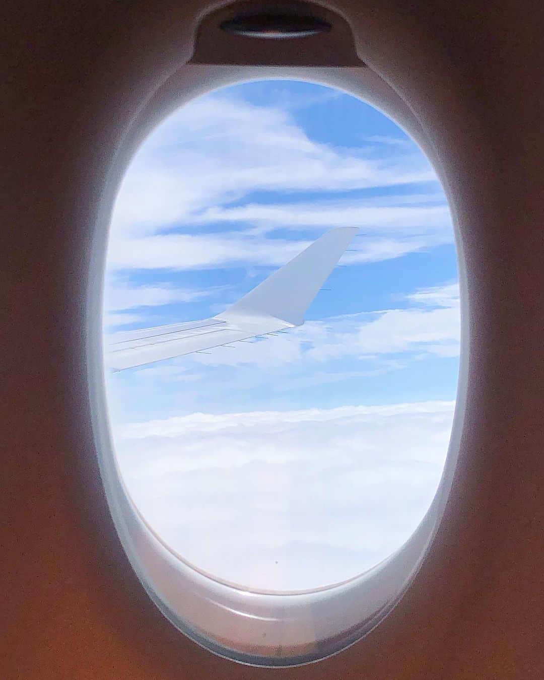 イユエリンのインスタグラム：「그립다✈️」