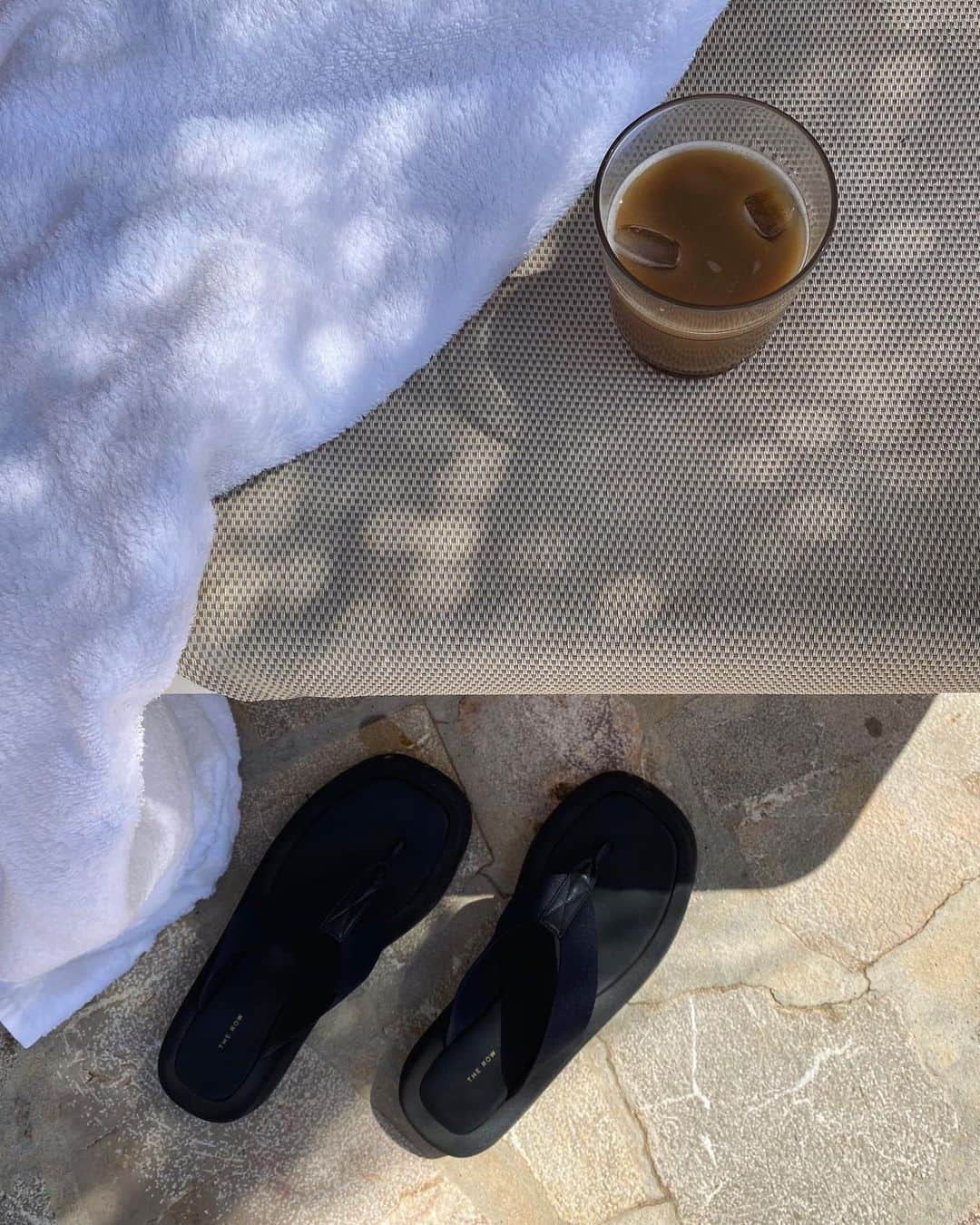 ペニーレ・タイスベックのインスタグラム：「Slow mornings☕️」