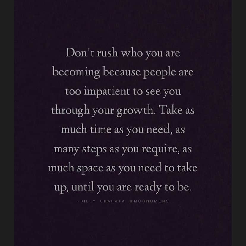 マチルダ・ルッツのインスタグラム：「To be yourself in a world that is constantly trying to make you something else is the greatest accomplishment. #ralphwaldoemerson #goodadvice」