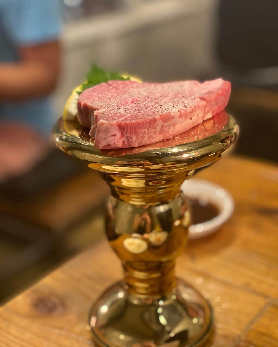 まいてぃ（粕谷まい）さんのインスタグラム写真 - (まいてぃ（粕谷まい）Instagram)「beef by KOH に行ってきたけどやっぱり sai and KOHでした🤤💓ﾋｭｰ🍃🌀(凍てついた風) ・ ・ ・ ・ ・ ・ ・ ・ ・ ・ ・ ・ ・ ・ ・ ・ ・ ・ #広尾 #広尾グルメ #焼肉 #東京 #東京グルメ #beefbykoh #宝石箱 #雲丹 #ヒレ肉 #最高 #グラビアアイドル #グルメ #東京焼肉」7月13日 9時44分 - maity_0917