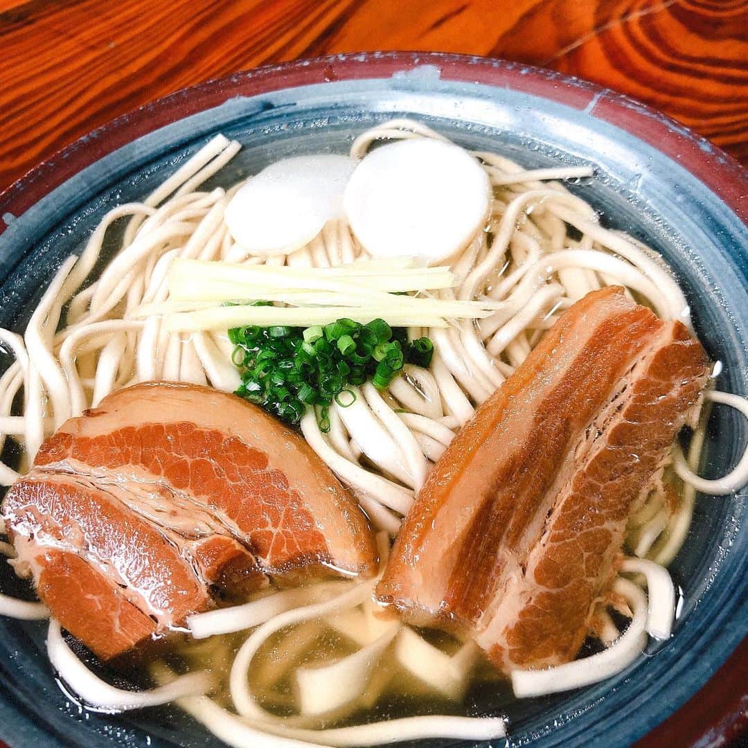 梅本晋也さんのインスタグラム写真 - (梅本晋也Instagram)「沖縄そば  味が薄味で上品なのに、上に乗ってる角煮が濃口なのすごい良き。」7月13日 9時46分 - umegram31