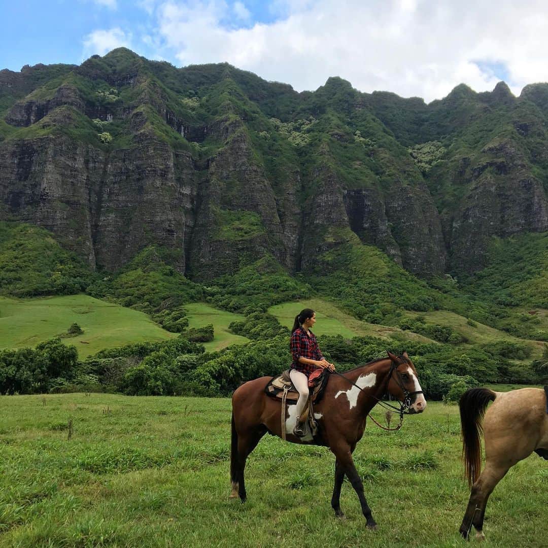 マヤ アリーナのインスタグラム：「THESE views 🙌🏼 #luckywelivehawaii #reminiscing」