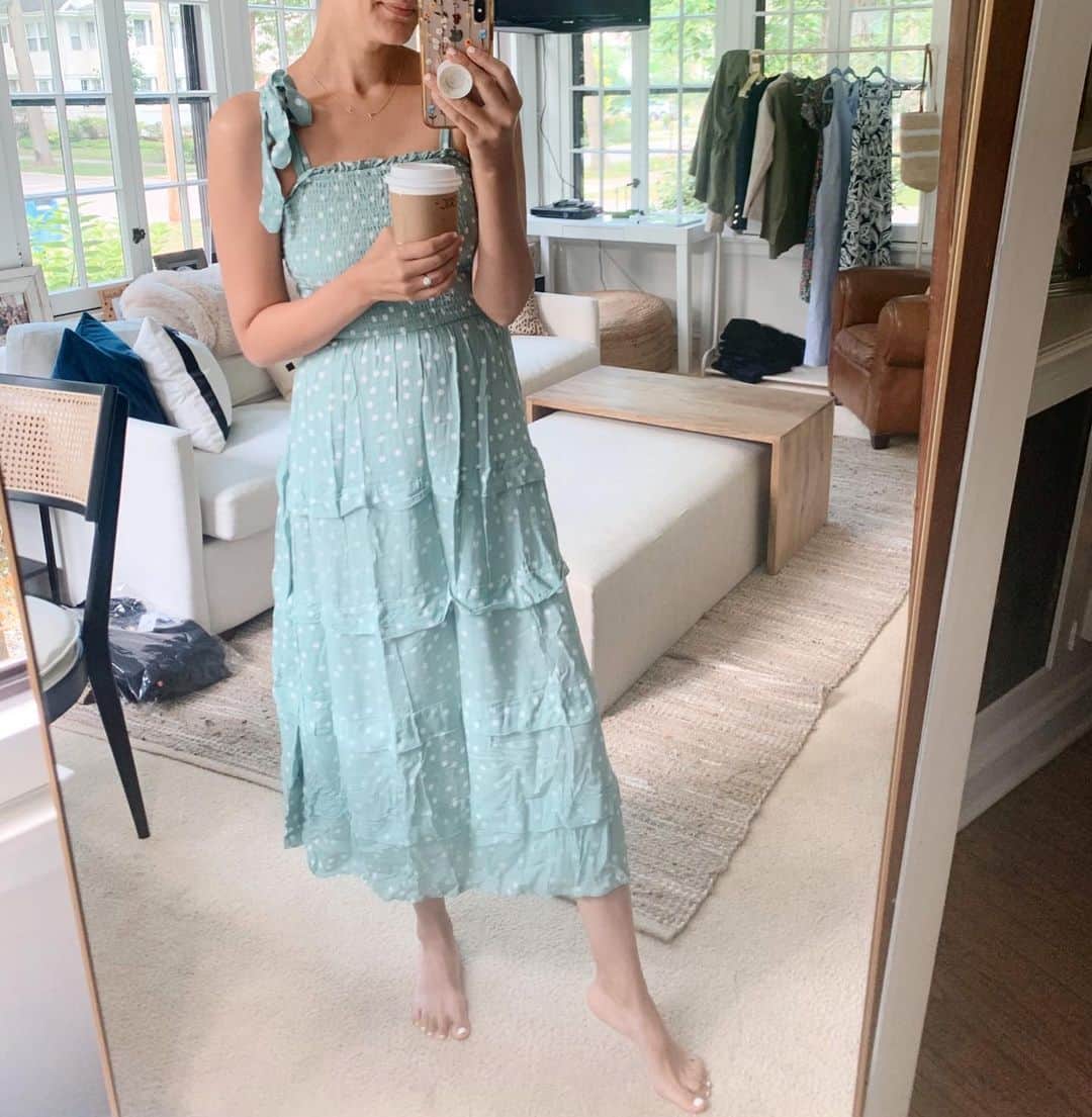 Anna Jane Wisniewskiのインスタグラム：「Was doing a little closet cleaning and  I found this dress that I bought back in March for Puerto Rico. It was still in its packaging, and it’s been too long to return it, so I thought, what the heck, let’s wear it to clean the house today. So I put it on (the wrinkles have since dissipated a bit) and did some post-vacation decluttering.   That was my exciting Sunday. How about you?   #ootd #amazonfashion  http://liketk.it/2Sbsd #liketkit @liketoknow.it #LTKunder50」