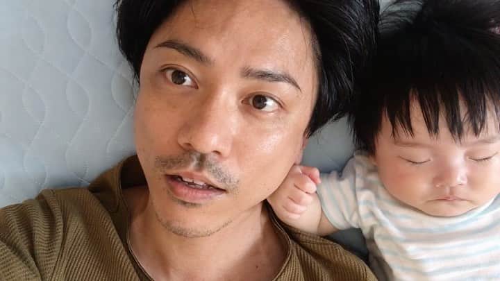 森澤祐介のインスタグラム：「コロナの影響で会えてなかった息子と再会しました😊🐑🐏💤」