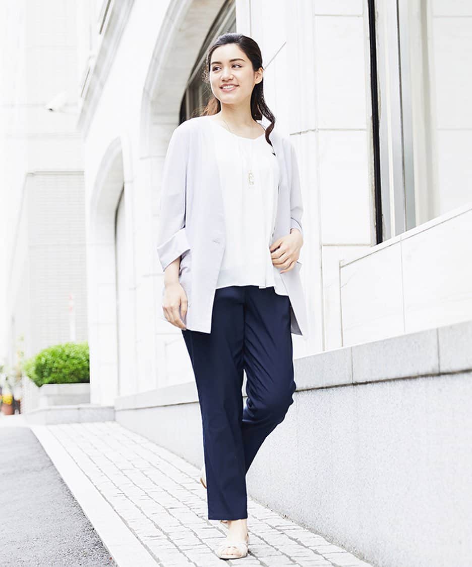 ぽっちゃり女子のオシャレブランド♪ エウルキューブさんのインスタグラム写真 - (ぽっちゃり女子のオシャレブランド♪ エウルキューブInstagram)「﻿ ﻿ ﻿ 洗えるジャケットで快適お仕事スタイル♪﻿﻿ ﻿ ﻿ ﻿ #柔らか着心地のノーカラージャケット﻿ #OLJHJ07159 ¥15,990+tax﻿ ﻿ ﻿ ﻿ #タックデザインフレアブラウス﻿ #OLBGJ23069 ¥6,990+tax﻿ ﻿ ﻿ ﻿ #さらさらストレッチテーパードパンツ #OLLGJ11074 ¥7,490+tax﻿ ﻿ ﻿ ﻿ ﻿ @eur3_itokin ﻿ #洗えるジャケット  #オフィスコーデ  #オフィスカジュアル #通勤スタイル  #eur3 #エウルキューブ ﻿ #大きいサイズ ﻿ #ぽっちゃり #ぽっちゃり女子﻿ #ぽっちゃりファッション﻿ #ぽっちゃりコーデ ﻿ #ぽっちゃり大人コーデ﻿ #新作 ﻿ #plussizefashion #plussize ﻿ #ラファコーデ #大人カジュアル﻿ #ぽっちゃり大人女子 ﻿ #アラサー #lovefashion﻿ #lfc_eur3 #ぽっちゃり ﻿ @lovefashion_eur3﻿」7月13日 11時24分 - eur3_itokin