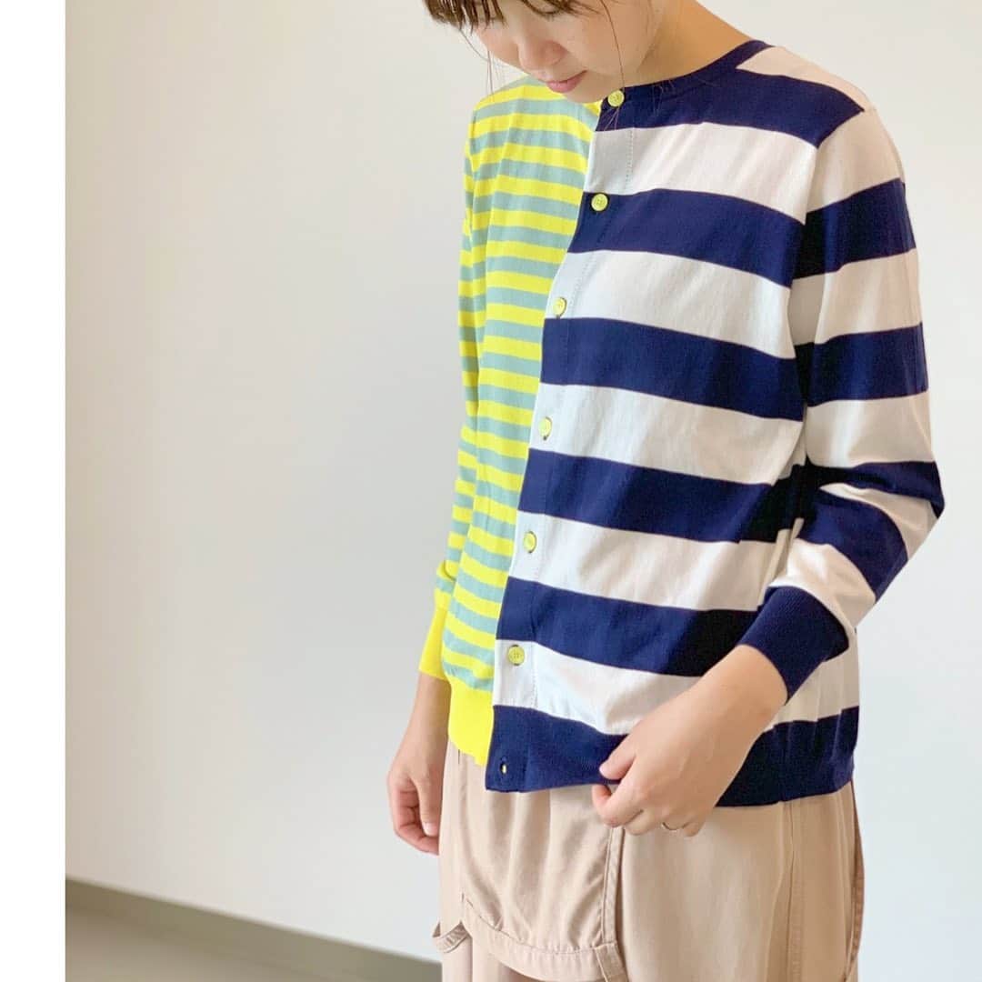 ネ・ネットのインスタグラム：「新作と並行して、引き続き"SPECIAL THANKS FAIR"も開催中です。ご紹介の機会がままならなかった商品もネ・ネットのアイデアとユーモアがつまったアイテムばかり。ぜひスタッフのコーディネートでご覧ください。  pickable stripe knit  ネ・ネットの"選べるニット、ピッカボー"の、ボーダーバージョン。ショップでは、カラーとピッチが異なる6種類から、左右お好きな組み合わせを選べて、前後2wayで着回せます。今日のような肌寒い日にはぴったりですね。  #ネネット #nenet #spring #summer #2020 #collection #specialthanksfair #specialprice #fashion #tokyo #japan #pickable #knit #stripe #ボーダー #カーディガン」