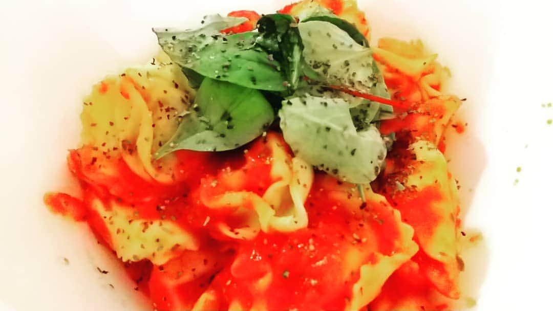 松坂南さんのインスタグラム写真 - (松坂南Instagram)「時々作る、野菜のラビオリ❤️  #みなみんレシピ  #簡単おうちごはん  #love  #vegetables  #pasta」7月13日 11時47分 - minami_matsuzaka