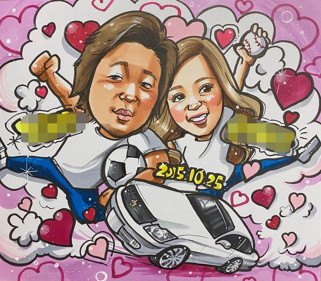似顔絵★𝗚𝗢𝗥𝗜𝗞𝗜𝗡𝗚のインスタグラム：「. . 先日の一枚❤️ . .  若くて可愛いカップルさんより ご依頼いただきました❤️❤️ . . テーマはとにかくラブリー🧡🧡🧡 お好きなサッカーと野球のボールを握りしめ、手前には愛車も💕  . . . 5年お付き合いをされて一度も喧嘩をされたことがないそうで😭👏💕  . .  見習わなければww . . . さて月曜日🔥🔥🔥 昨日今日と雨は降ってないけど 相変わらずのジメジメ😱 . . だけどお客様からの 楽しいご依頼で今日も一日楽しく 作業に取り掛からせてもらいます💕 . . . こんな毎日に感謝ーーー😭🙏✨  . . .  ❌❌現在は、予約受付終了してます❌❌ 。 . . .  2020年度ご予約のお客✨ 現在35番までの方へ案内中です🌟✨💕 DMの確認いただきgmailへ返信宜しくお願い致します🙇‍♀️🌟✨✨ . . . .  次回の予約応募は、2020年のご予約分を書き終える予定の 来年春から夏頃の、、、予定です。 ※あくまでも予定なので前後します🙇‍♀️ . . . .  オーダー再開の際には 人数制限あるため必ず予約ができるわけではございません。 そのことも踏まえた上で 次回ご検討いただけると嬉しいです(^^) . . また、結婚式の使用を考えてくださる方も多いです✨  前々からお伝えしていますが、 基本的に予約順に対応しているため、 近々の納期を希望される方は、 対応できないこともあるので、 あらかじめご了承ください💦 . . . . . ※今回予約が取れた方へ※ . .  写真がまだ用意できてない、入金が遅れそうなど、状況により、順番が前後することもございます‼️ あらかじめご了承ください。 。 . . . また、芸能人、キャラクターのオーダー、パロディ風オーダーはお断りしています。  芸能人については、ご本人様に直接プレゼントなどはOKです。 . . . . . . 💰料金表は過去投稿記事みてね❤💰 . . . . . ➡️ハッシュタグ⇨ goriking117料金表2019⬅️ . . ✨✨✨✨✨✨✨✨✨✨✨✨✨✨✨✨ @by.goriking のアカウントでは、 過去書かせて頂いたお客様方からの、 似顔絵のその後のお写真をいただき、 投稿しております^ - ^❤️❤️ 玄関に飾ってある似顔絵、 渡した瞬間のお写真、 ご本人とのお写真などなど💕 いろんな場面でのお写真お待ちしております^ - ^✨⭐️ . . . .  #似顔絵#pencildrawing#drawing#pencil#illust#painting#art#artwork#絵描きさんと繋がりたい#似顔絵師#gorikingの似顔絵屋さん#仲良しカップル#カップル#サッカー好き#野球好き#愛車#車好き#lovely#lovelycouples#car#❤️#💕#ピンク#健康的#可愛い#comicart#anime#animeart#comicartist#animejapan」