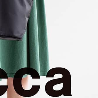 ZUCCa official Instagramさんのインスタグラム写真 - (ZUCCa official InstagramInstagram)「… ファミリーマート限定『ZUCCa SHOPPING BAG BOOK』が、本日より発売。7/1（水）からのレジ袋有料化に伴い、マイバッグを新しい習慣にしたい。コンビニエンスストアのレジ袋のようなデザインのオリジナルショッピングバッグは、バッグをたたんで合皮の底面に収納できるロングセラーの形。ポケッタブルなのに底面に安定感があり、持ち歩く時にも高級感があります。ファミリーマートのお弁当がぴったり入るサイズ＆便利な内ポケット付きでお買い物に大活躍！  発売：2020年7月13日（月） 価格：本体1,350円＋税 展開：全国のファミリーマートの雑誌棚にて限定販売（取り扱いのない店舗もあります） 特別アイテム：ポケッタブルショッピングバッグ サイズ（約）：タテ32 × ヨコ35 × マチ15cm 容量（約）：13L 耐荷重（約）：5kg  @multimedia_tkj @zucca_tokyo #shoppingbag #book #pocketable #bag #familymart #convenience #store #zucca #zuccatokyo #ズッカ #ズッカトウキョウ #ポケッタブルバッグ #ファミリーマート #コンビニ」7月13日 12時04分 - zucca_official