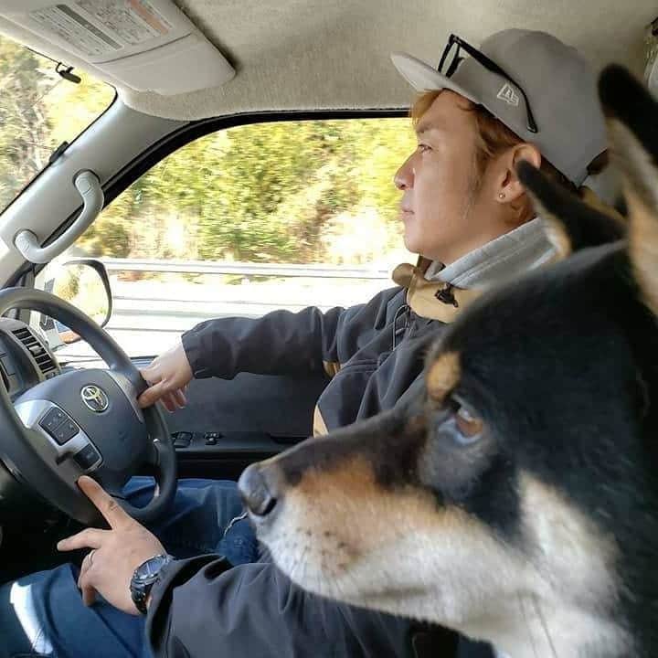 坪田塁のインスタグラム：「﻿ 15日の深夜です。﻿ ご覧いただける地域の方はぜひ。﻿  詳細はプロフィールのリンクからどぞ。 ﻿ #つるのたび﻿ #キャンピングカーで出かけよう﻿ #第4弾﻿ #ショートバージョン﻿ #フジテレビ﻿ #つるの剛士﻿ #コロ﻿」