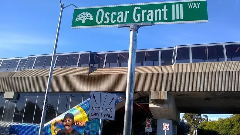 マイケル・B・ジョーダンさんのインスタグラム写真 - (マイケル・B・ジョーダンInstagram)「7 years ago today, Fruitvale Station shed light on the story of Oscar Grant, a young black man who was shot by a BART police officer on January 1, 2010. Over a decade later, the fight for black lives to matter is not over.   🗣 Our voices cannot be silenced. We need more black storytellers to bring our darkness, our pain, and our purpose to light. Thank you Ryan Coogler — without you, this film wouldn’t have been made.   ✊🏾 And our demands cannot be derailed. We need systemic change, and to defund bloated police budgets to get funds to education, jobs, and health professionals. Thank you Miss Wanda, mother of Oscar Grant — because of you, this movement has a mother’s love. #oscargrant #oscargrantfoundation #defundthepolice #blacklivesmatter」7月13日 12時45分 - michaelbjordan