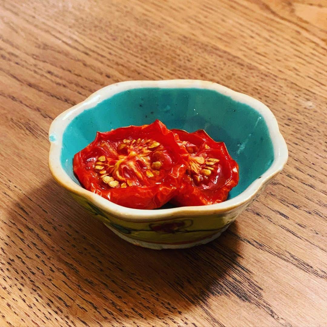 中邑真輔さんのインスタグラム写真 - (中邑真輔Instagram)「ローストトマトだーいすき！  I love roasted tomatoes 🍅   #つまみ」7月13日 12時45分 - shinsukenakamura