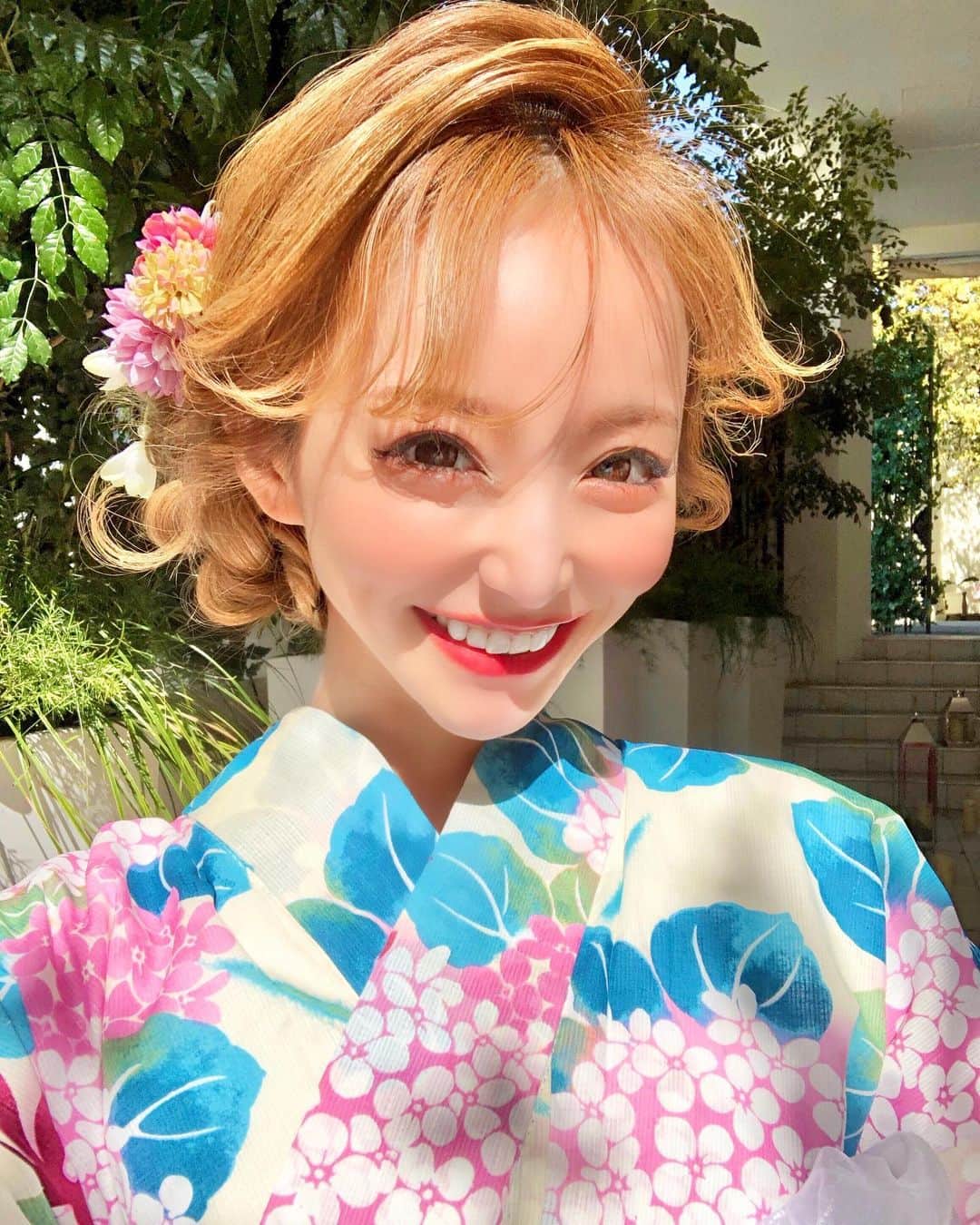 のインスタグラム：「. . 眉毛アートメイク💄✨2回目 @shibuyamori  @hii_artmake  . . . 眉毛のオーダー ●すっぴんの女の子好き(薄い系) ●メイクで眉毛を変えたい ●ゴンブトで色が入りすぎてるのが苦手 って言うのを伝えて @hii_artmake が眉毛をペンで 書いてくれて形を調節してくれてます！ 今回は前回よりも少しだけ 眉毛をしっかり入れたい（気持ち） とお伝えして仕上げてもらいました❤️ . . . YouTubeですっぴんを撮った時に もう少し濃く入れた方が バランス的にいいかと2回目お願いしました😊 . . . どんな時にも絶対に思う事なんだけどね、腕ももちろん大切💡だけど、心とか気持ちは絶対に仕事には現れてくるから、そういう所見た方が良いと思うのです🥺💖 . . いつも綺麗に仕上げてくれて @hii_artmake 対応が優しさに包まれてる🥺💗 . . . 今回も大満足😋 ナチュラルに繊細に仕上げてくれる場所なので 是非参考にしてみてください✨  . . . 👘 @dress_sugar  💄 @nozaking42  . #hairmake#make#makeup#カラコン#ヘアメイク#メイクアップ#眉毛#眉毛アートメイク#渋谷の森クリニック#最高#japan」