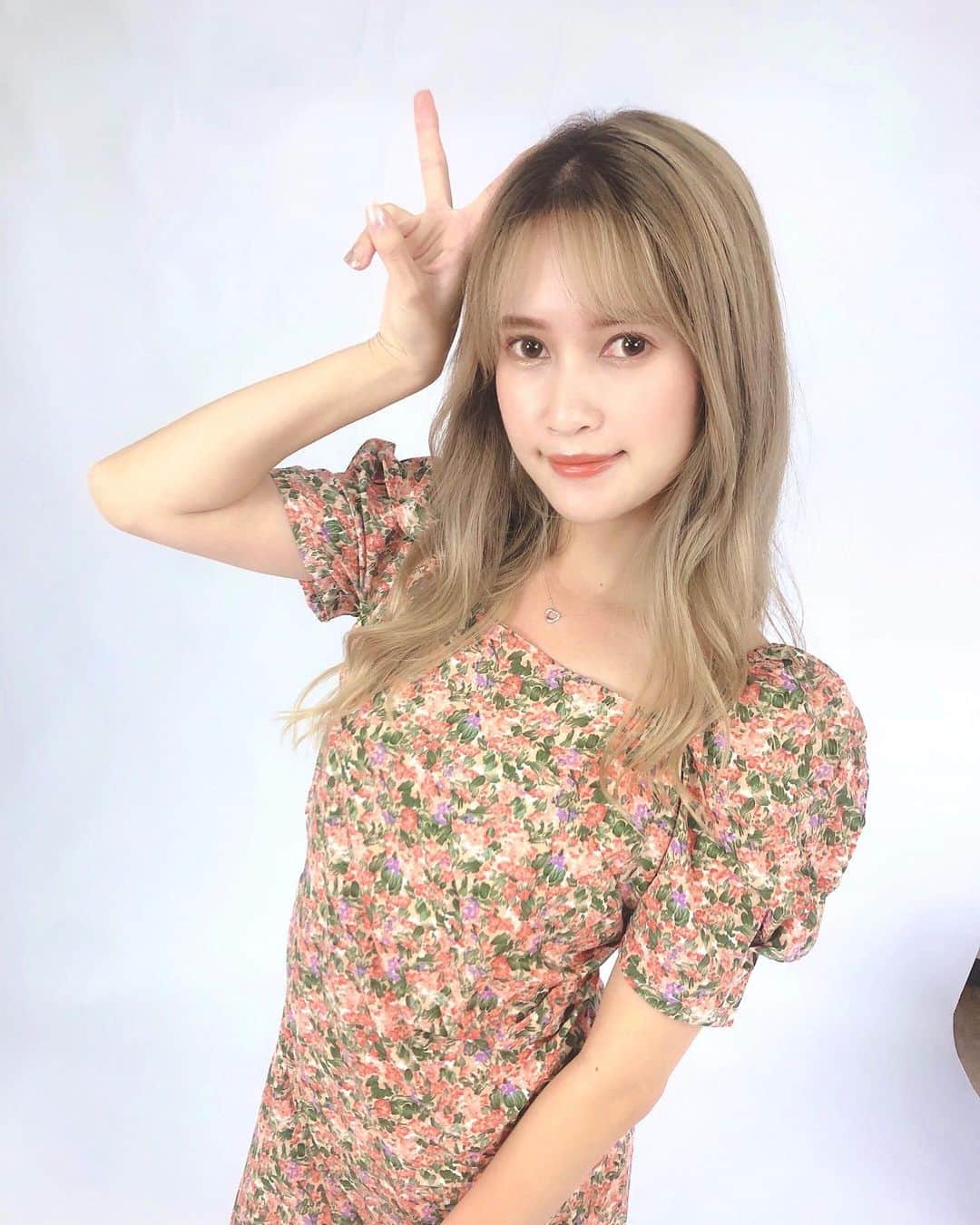 のインスタグラム：「今日は新しい宣材写真を撮ってきました🥰 テーマは「Twiceにいそうで絶対いない」 です🤣笑 . #デイリールック #mytime #わたし #dayshots #좋은아침 #여행 #時間 #自分 #얼스타그램 #멋스타그램 #패션스타그램 #일본 #ハーフ顔 #純日本人 #ソース顔 #좋은아침 #私服 #ootd #shooting」
