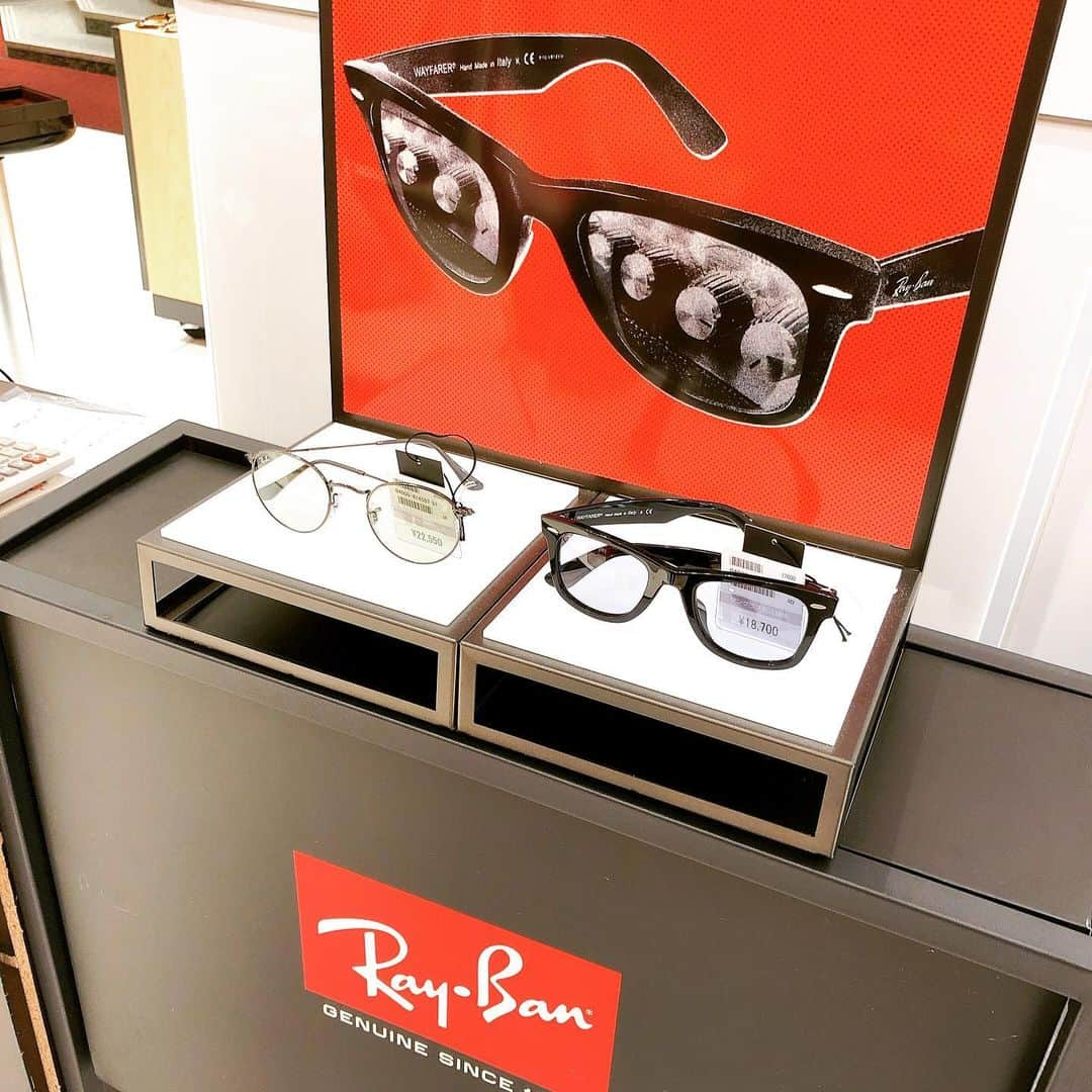 名古屋パルコさんのインスタグラム写真 - (名古屋パルコInstagram)「【POP UP SHOP】西館1階に「KIKUCHI SUNGLASSES POP UP 2020」が本日オープン😎🎉﻿ ﻿ 梅雨が明けるまでもうすこし🌞✨﻿ お気に入りの1点と夏を迎えませんか？﻿ ﻿ 流行のライトカラーサングラスから定番モデル、木村拓哉さんモデルまで、いろんなタイプをご用意していています🤗﻿ ﻿ 開催期間:7月13日(月)〜7月26日(日)﻿ 取り扱いブランド:Ray-Ban, POLICE, FURLA﻿ ﻿ ﻿#サングラス #夏 #マストアイテム #キクチメガネ #kikuchi_np #rayban #レイバン #policelifestyle #ポリス #police #furla #フルラ ﻿ #名古屋パルコ #名古屋PARCO #nagoyaparco #名古屋 #nagoya #栄 #矢場町」7月13日 13時35分 - parco_nagoya_official