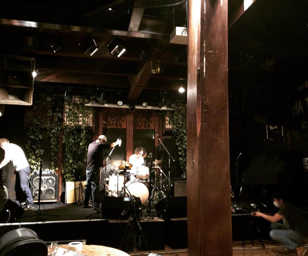 山川のりをのインスタグラム：「今夜は京都磔磔にて「魅惑のシェキナンドンパンダーランドへようこそ」というイベントをライブかつツイキャス配信でお送りします。18時/18時45分、2800円+D /3300円+Dです。共演は高木まひことシェキナベィベーズ、ヒルアンドン。お近くの方無理ない範囲で会いにきてアイニージュー！配信は  ‪https://ssl.twitcasting.tv/kyoto_takutaku/shopcart/10018‬ にあるはず。見にきてミーニージュー！」