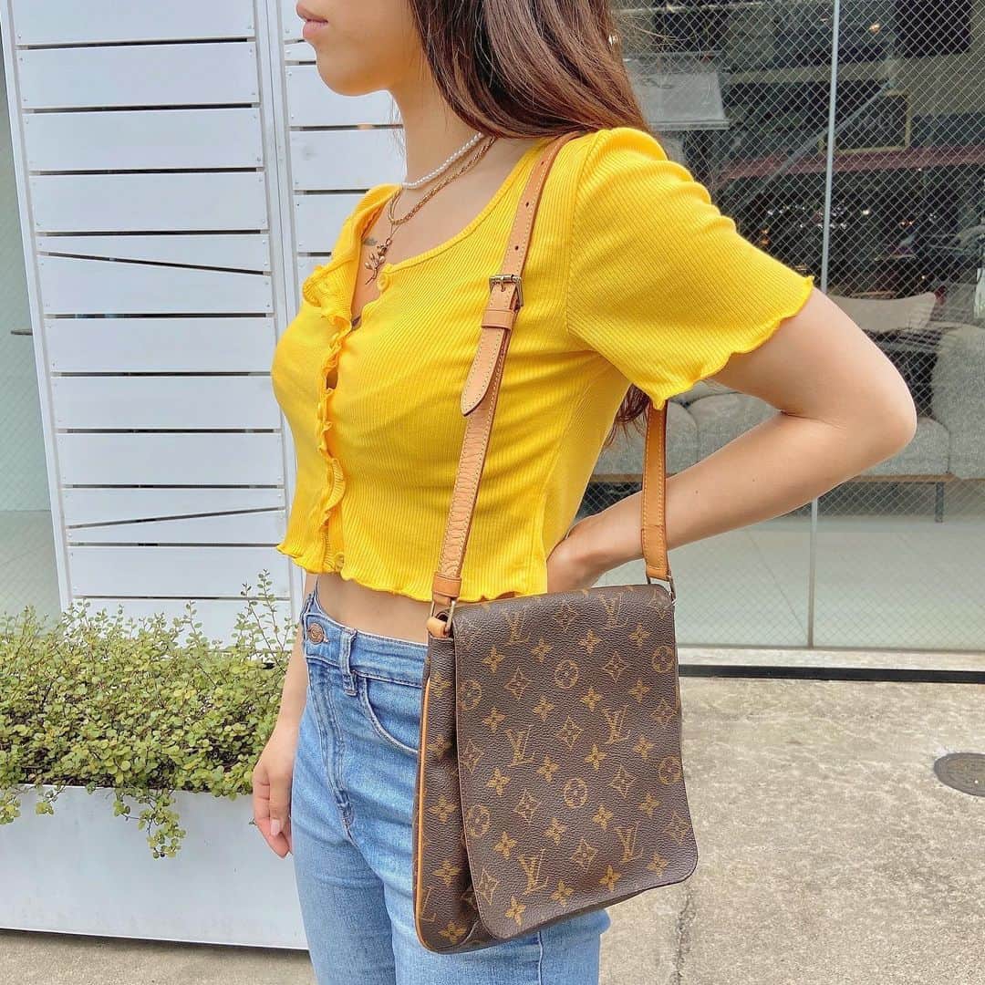 vintage Qooさんのインスタグラム写真 - (vintage QooInstagram)「Musette Salsa PM  From 1999, Made in France ✨ —————————-—————— You can find it on our online store. Please send a dm us if you would like to more details😘 #vintageqoo #louisvuitton #musettesalsa」7月13日 14時53分 - vintageqoo