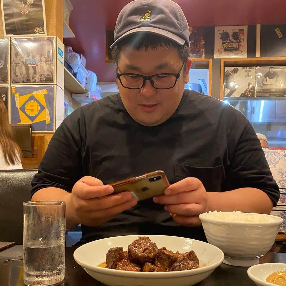 DJ ATSUのインスタグラム：「元セキュリティ(もう2年前くらいに退社してるけど)吉村が、借金完済w﻿ おめでとう㊗️﻿ 無利子で何年も貸してたオレも褒めて下さいw﻿ ﻿ そして、頑張って自転車こいで来て下さい🚲﻿ とにかく健康第一で。」