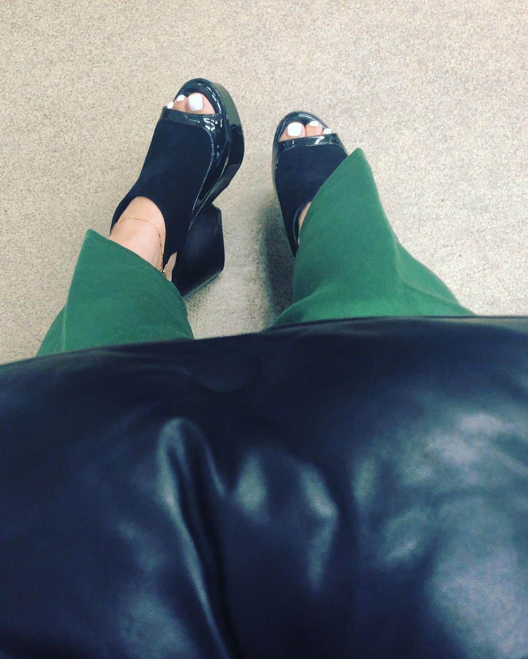 阿部洋子さんのインスタグラム写真 - (阿部洋子Instagram)「👟👞👢👡👠 #今日の靴   久々にがっつり高さのあるのを はきました。 めずらしくパンツで。  #shoes #shoestagram #shoeslover #shoesaddict #shoesoftheday #sotd #ootd」7月13日 15時52分 - hirocoring