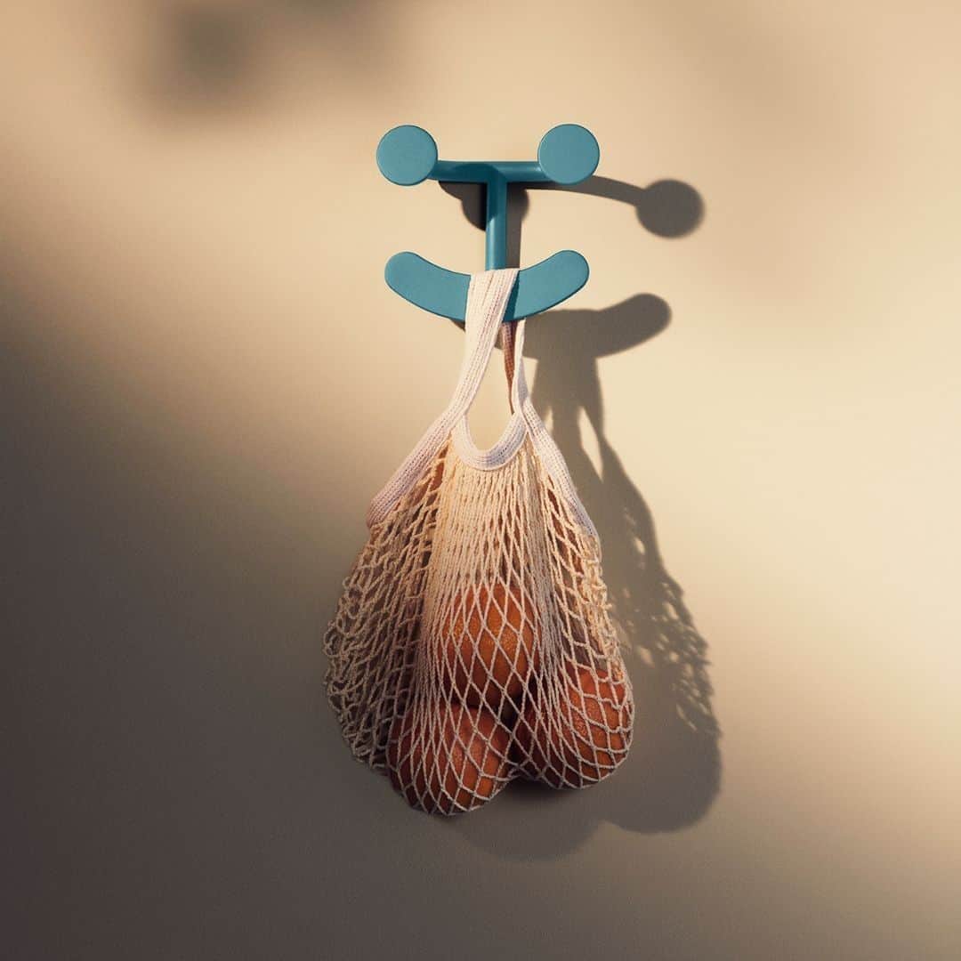 のインスタグラム：「The Happy Hook designed by Jaime Hayon  Explore more via link in bio  #fritzhansen #happyhook #jaimehayon #accessoriesbyfritzhansen #프리츠한센 #フリッツハンセン」