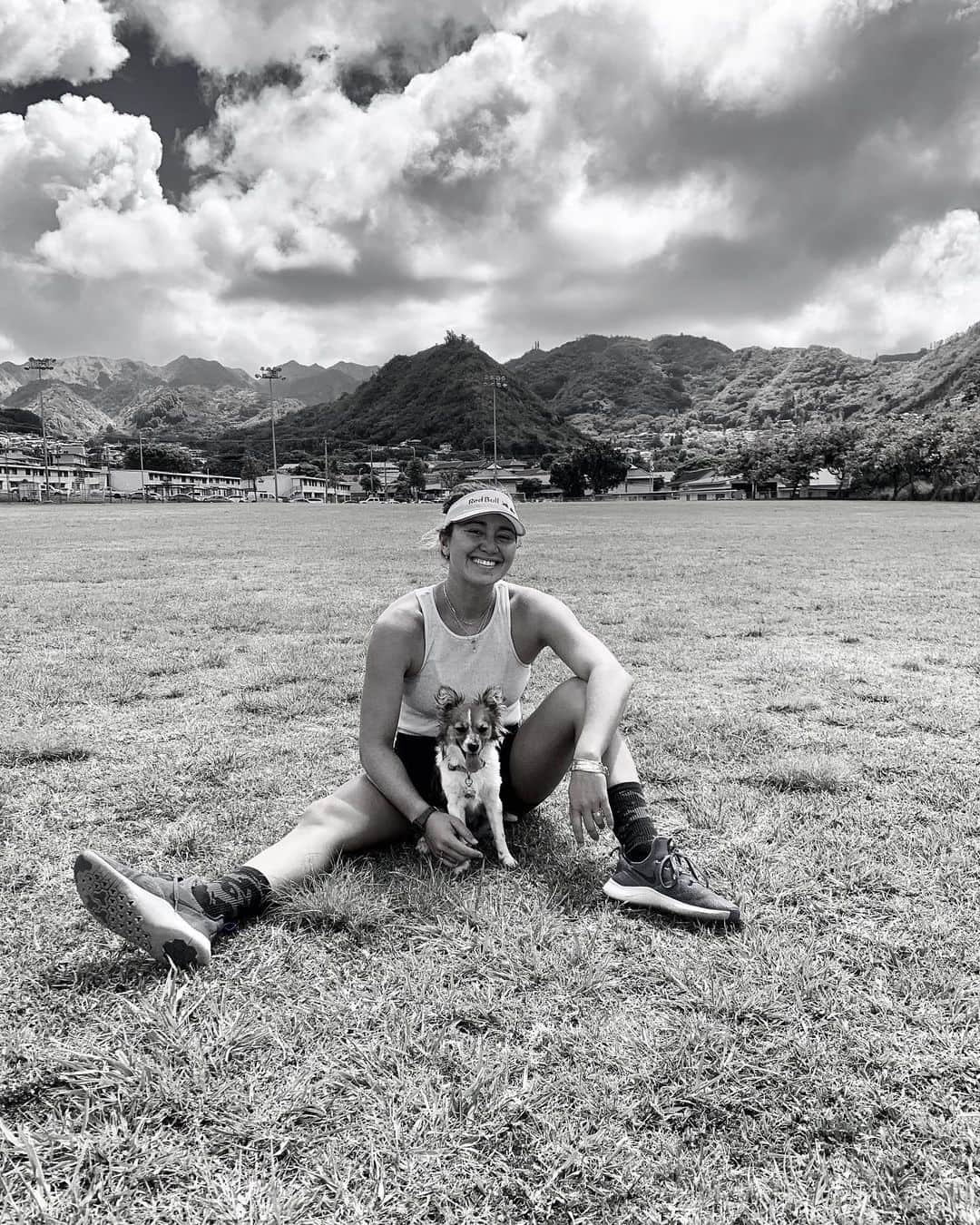 カリッサ・ムーアのインスタグラム：「Park date with my baby girl 🐶💕」