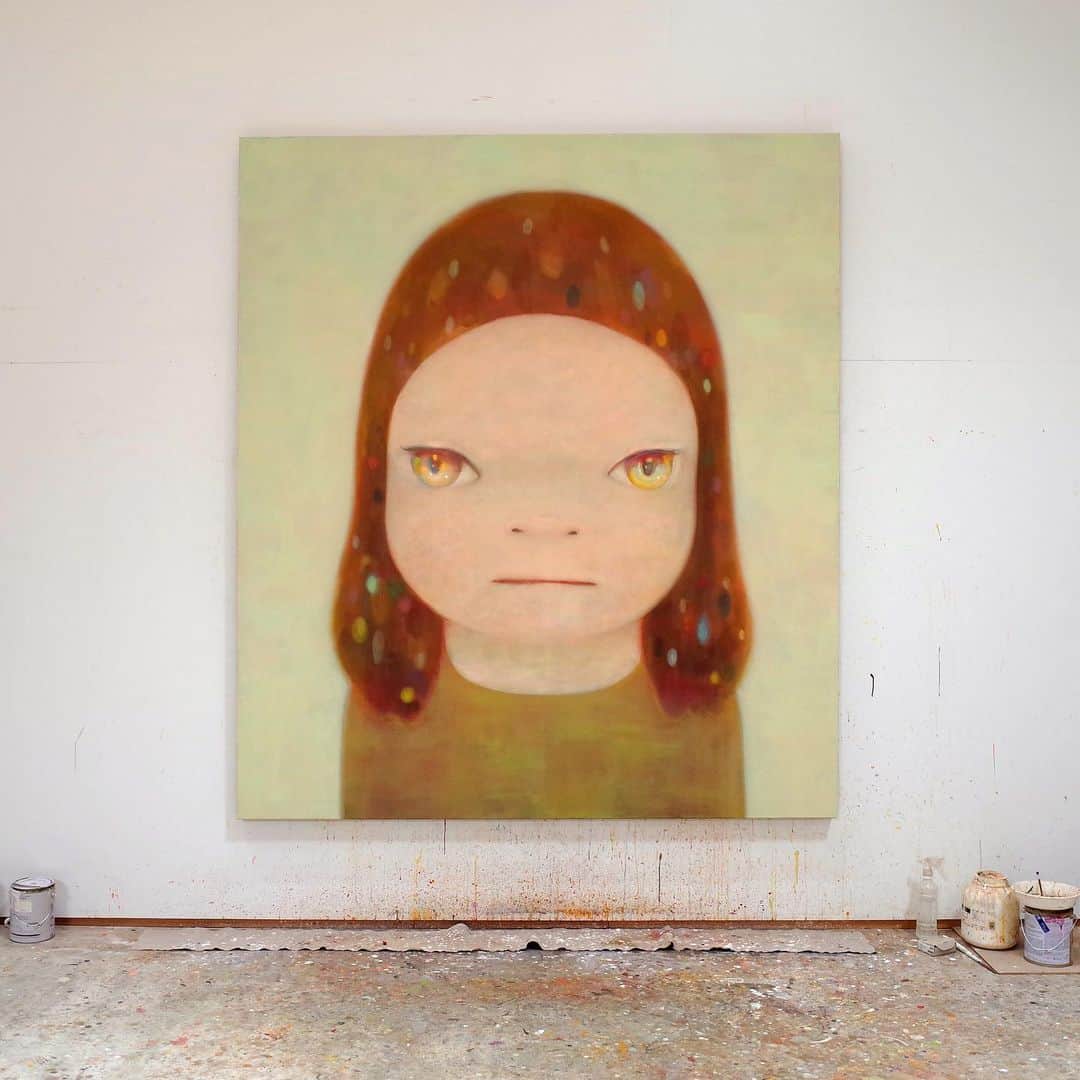 奈良美智のインスタグラム：「back from LA. and just finished the latest painting.   and remembering my LA (Pacific Palisades) days. I really enjoyed, walking, reading, and Netflix😆 and a bit thinking too🧐  new painting is titled “Through the Break in the Rain “.」