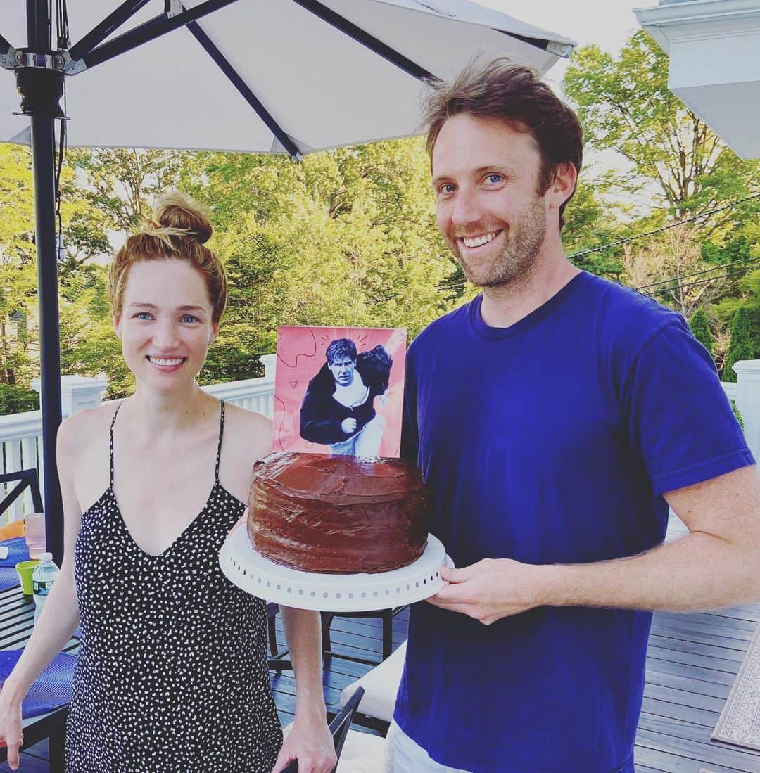 クリステン・コノリーのインスタグラム：「Thank you for the birthday love yesterday, everyone! I’d say it was a wonderful day, but you’re looking at a homemade “Fugitive” themed chocolate cake, so you know that already. I’m the luckiest ✨🥰✨」