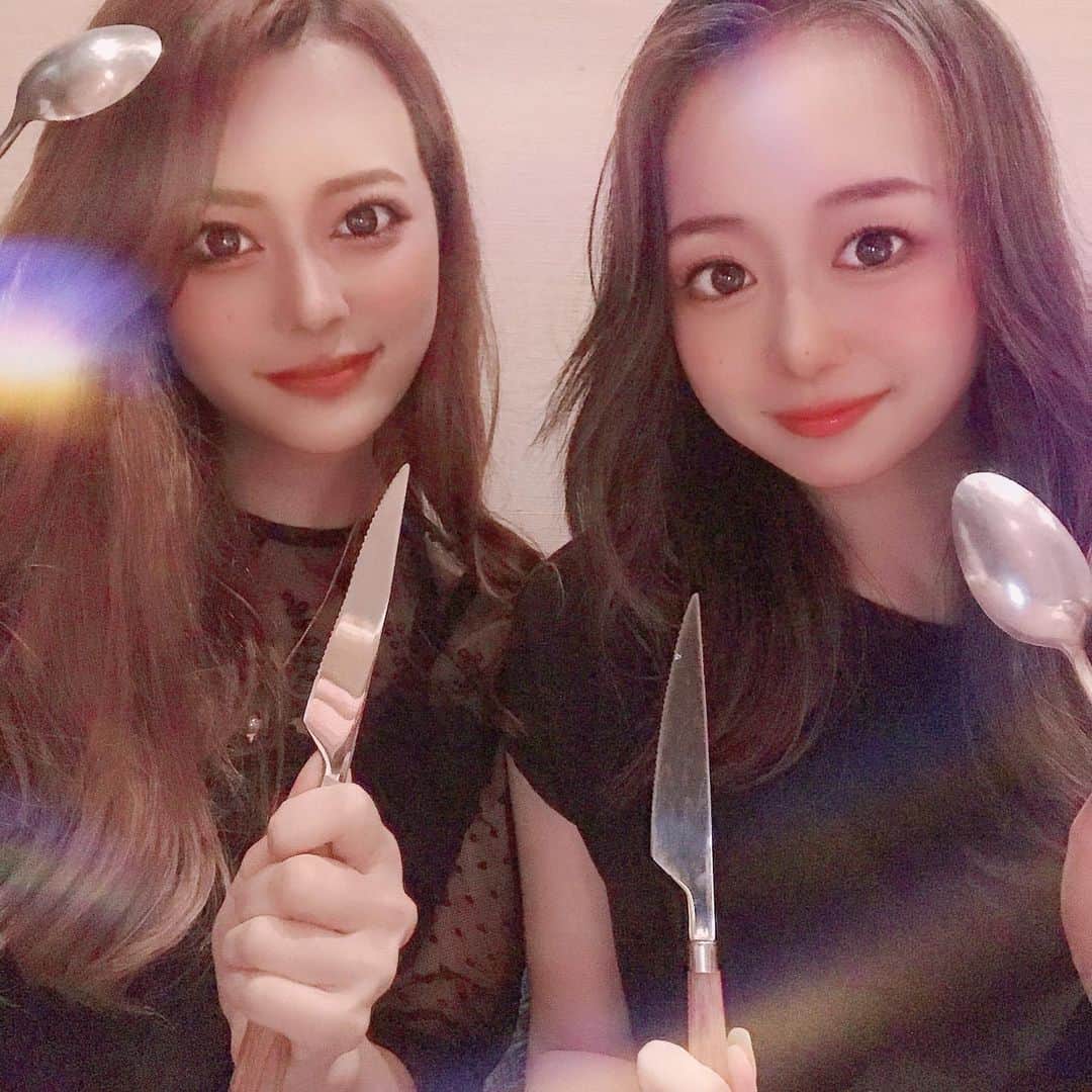 のインスタグラム：「大好きなりょんちゃんのお祝いできてよかった💗 . 最近また会えなくなったから寂しい、、 . . .  #friend #友達 #可愛い #かわいい #japan #japanese #japanesegirl #followme #instagood #instafashion #instalove #cafe #tiktok #tiktoker #tiktokjapan #dinner #夜ご飯　#love #ご飯　#女子会　#ryoka」