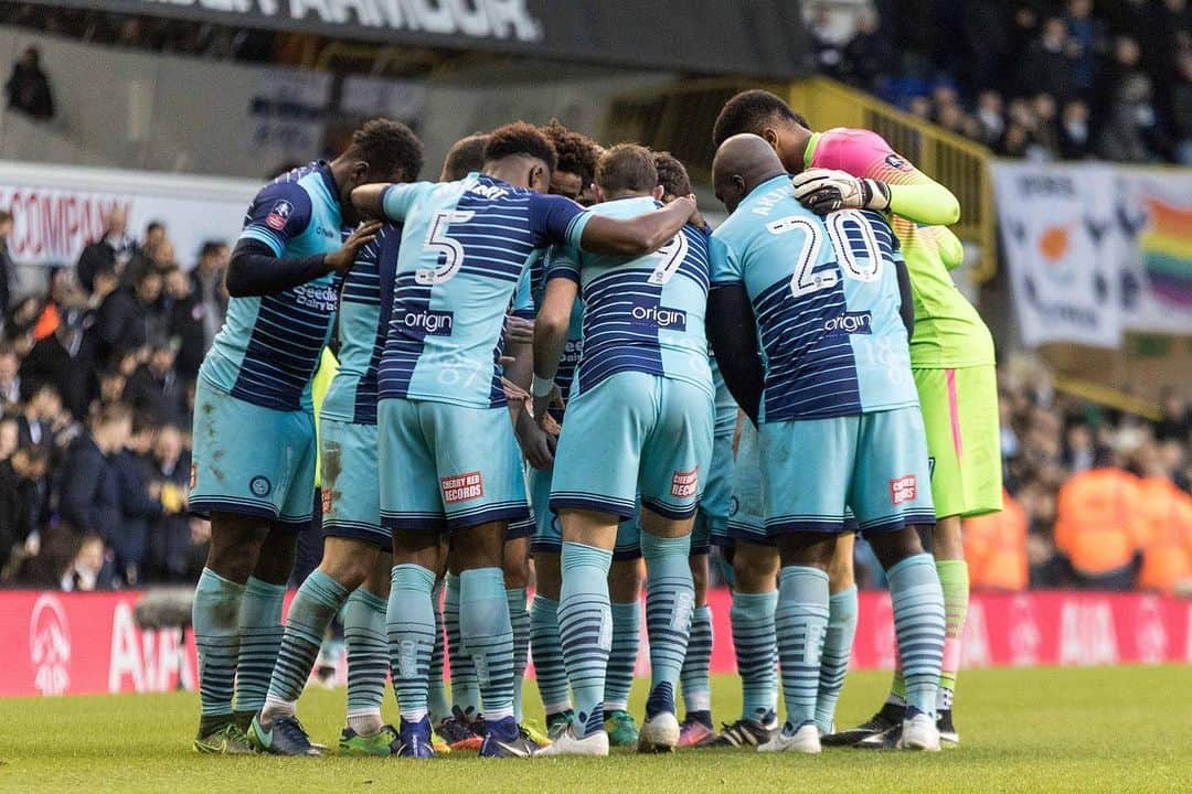 ジャマル・ブラックマンのインスタグラム：「Wishing @wwfcofficial good-luck tonight!🤞🏾 You got this lads 🙌🏾💙」