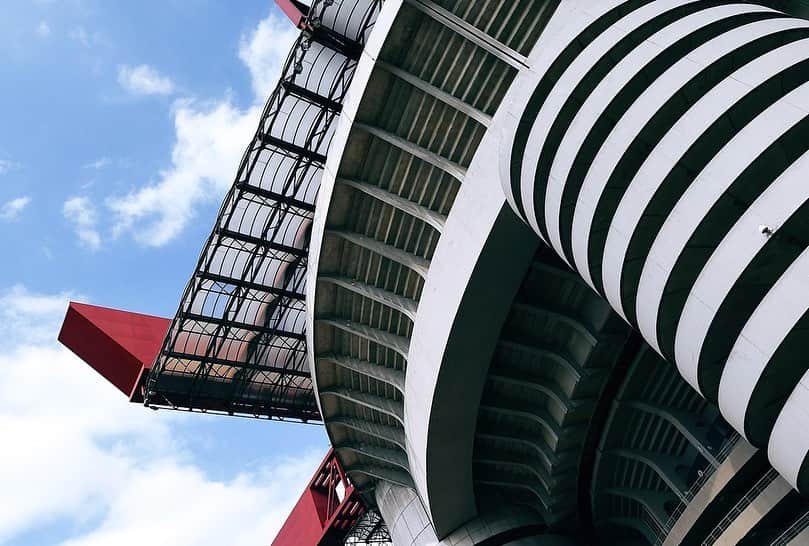 インテルナツィオナーレ・ミラノさんのインスタグラム写真 - (インテルナツィオナーレ・ミラノInstagram)「MONDAY NIGHT AT SAN SIRO 🏟📸 #InterTorino tonight, where will you be following the match from? #Inter #ForzaInter #SerieA #Football」7月14日 2時56分 - inter