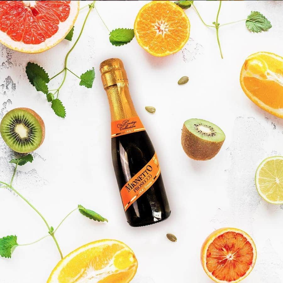 Mionetto Prosecco Suomiさんのインスタグラム写真 - (Mionetto Prosecco SuomiInstagram)「Prosecco time 💛🥂💛 ​. ​. ​#kuplivamionetto #mionetto #prosecco #mionettoprosecco #kuohuviini #viini」7月14日 3時12分 - mionettoproseccofinland