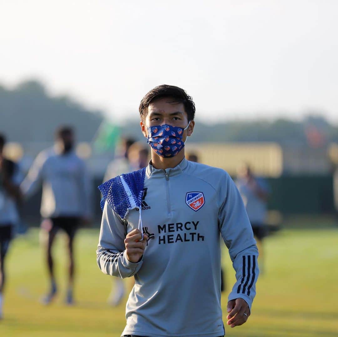久保裕也のインスタグラム：「⚽️🙏」