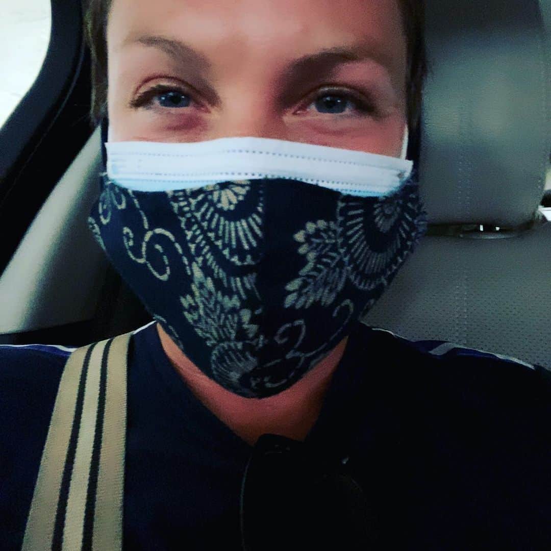 P!nk（ピンク）さんのインスタグラム写真 - (P!nk（ピンク）Instagram)「I have asthma and I’m wearing TWO masks! I’m breathing fine and I’m not a selfish idiot! WEAR A MASK ITS NOT THAT HARD. 👍🏽 happy Monday」7月14日 3時16分 - pink